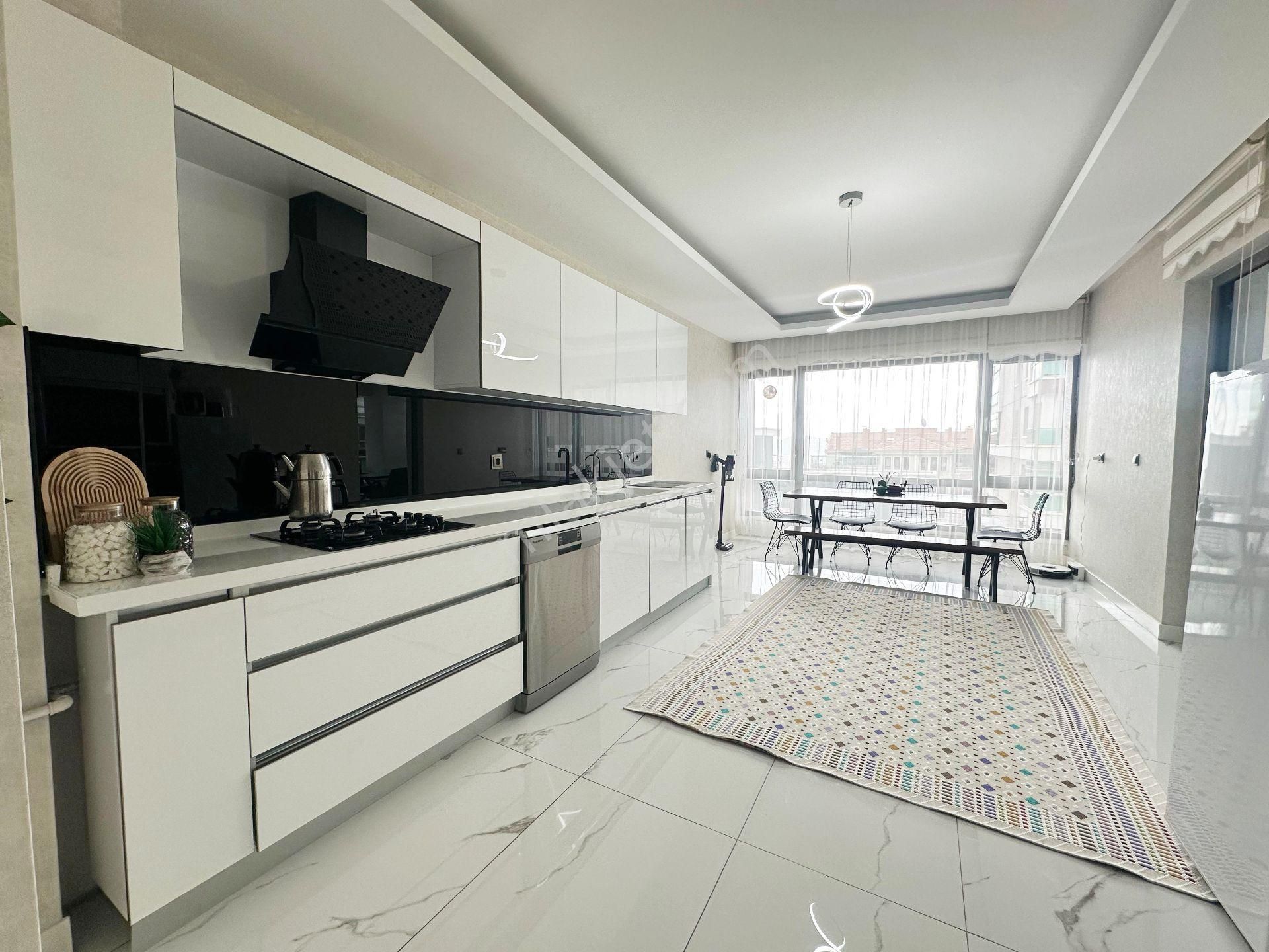 Kuşcağızda Havuz+saunalı Ultra Lüks Yapılı Uygun Fiyata 4+1 Site