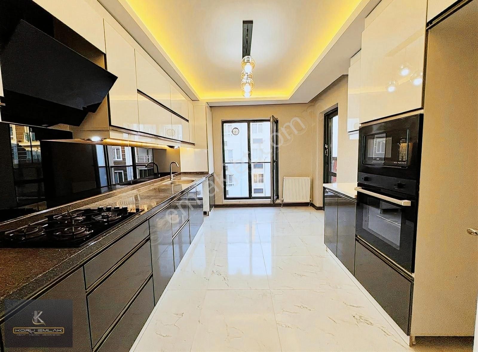 Aşık Veysel Caddesi Paraleli Site Konseptinde G.odalı 4+1 Lüks