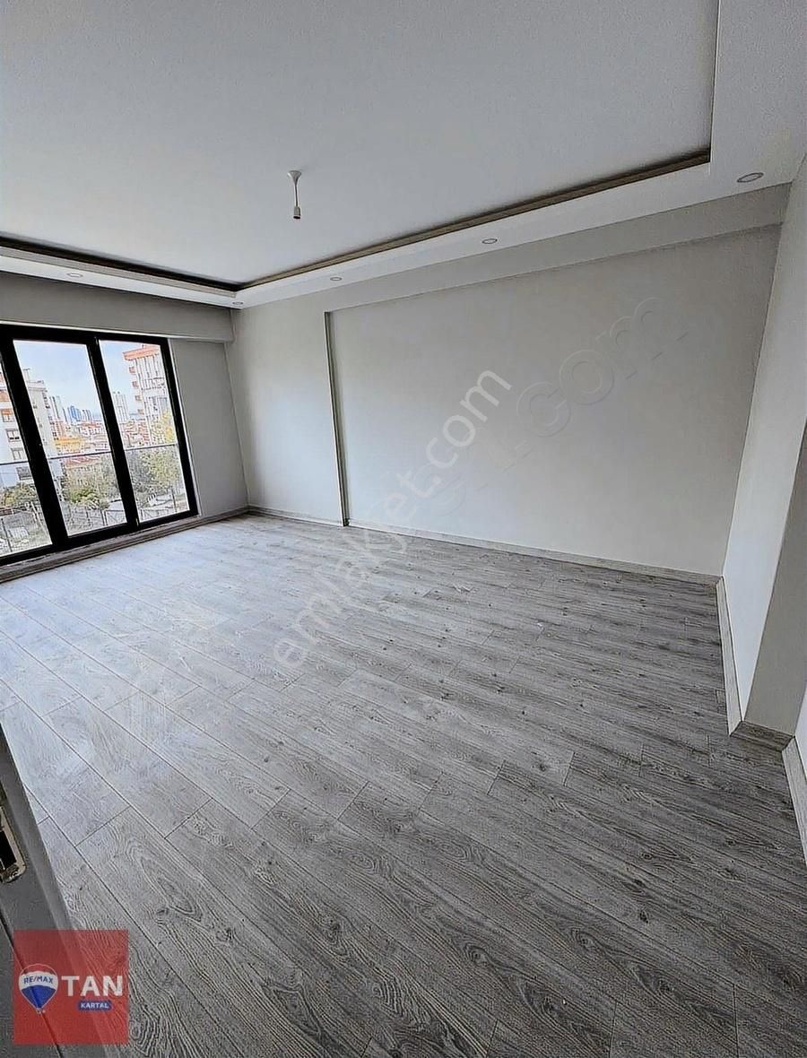 Kartal Hürriyet Mahallesinde Satılık Site İçi 3+1 Ebevyn Banyolu