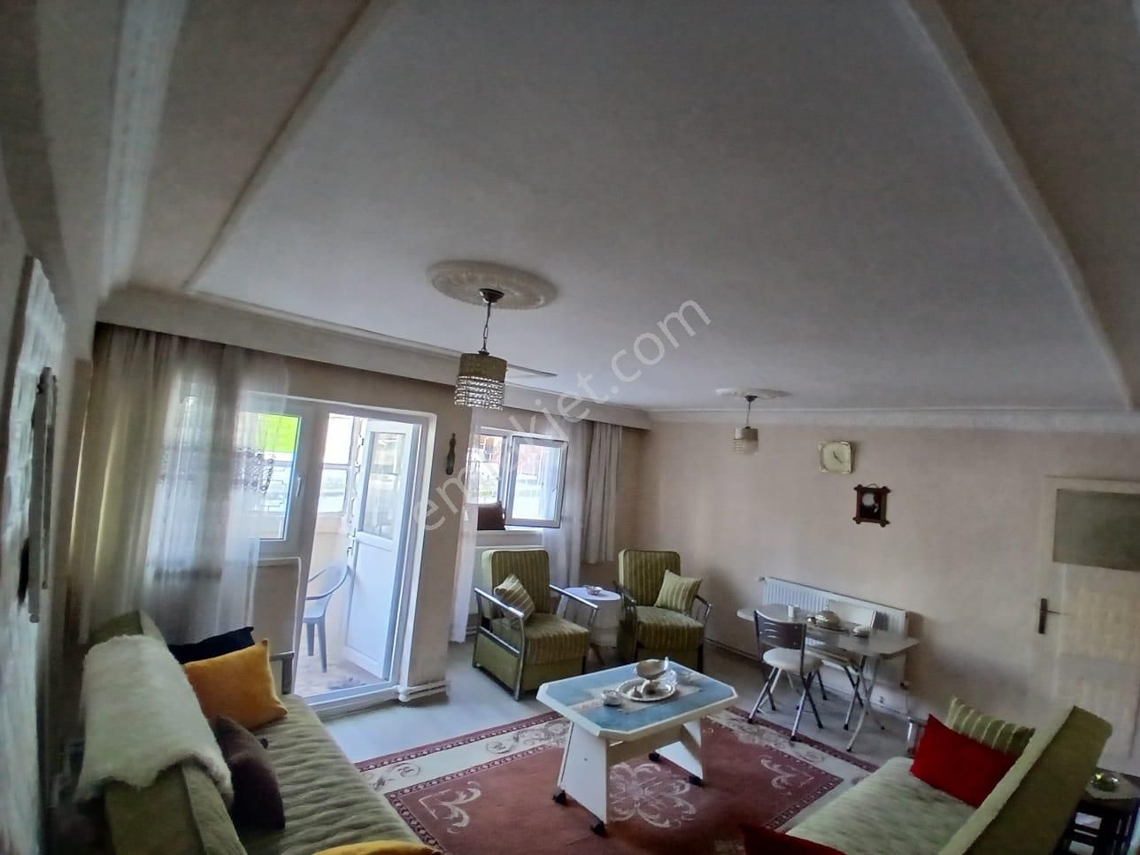 Akçay Emlak'tan Akşehir Yarenlerde Eşyalarıyla Satılık Bahçe Katı 2+1 Daire