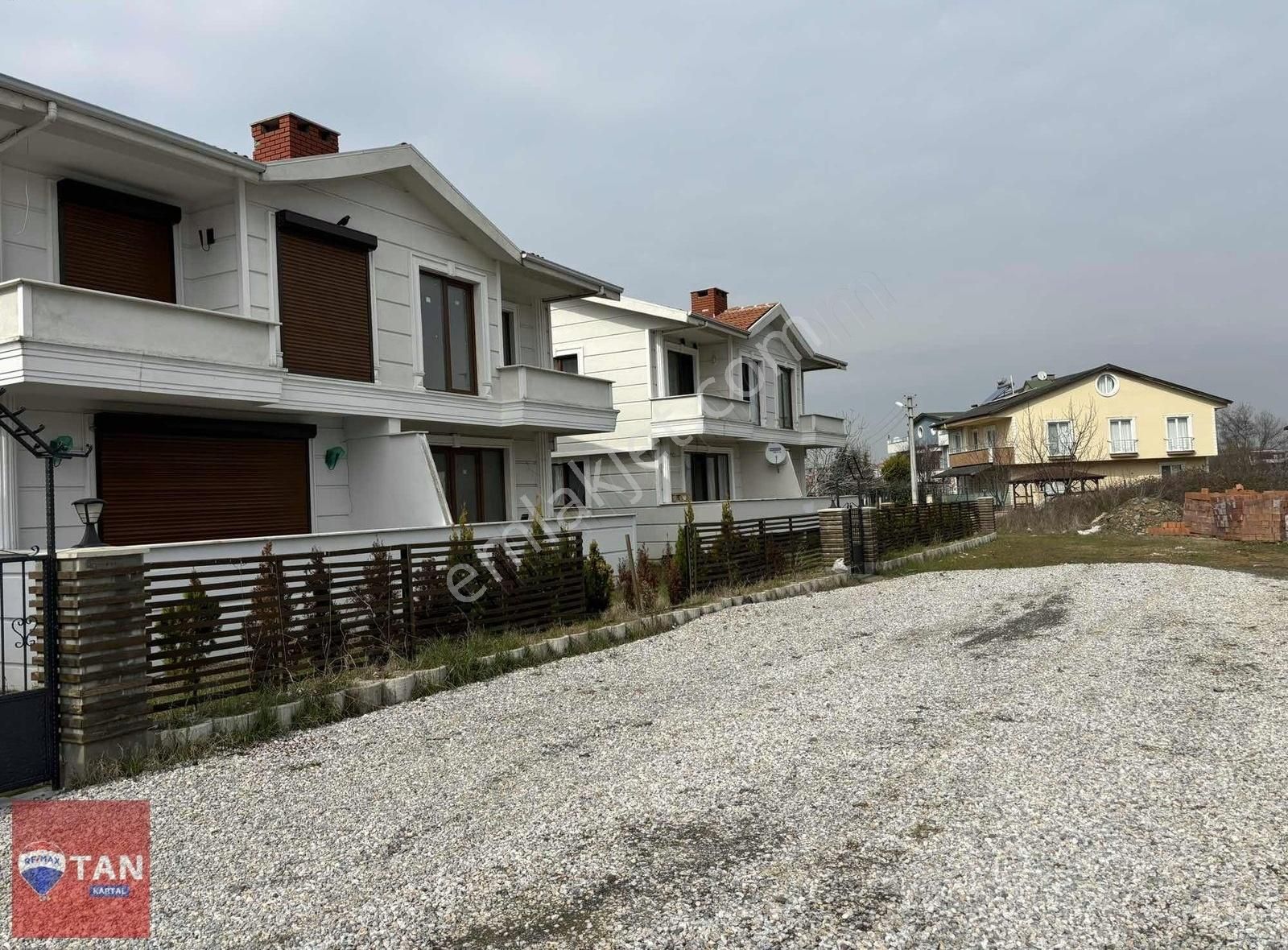 Yalova Çınarcık Kocadere Köyü Satılık 3+1 Havuzlu Villa