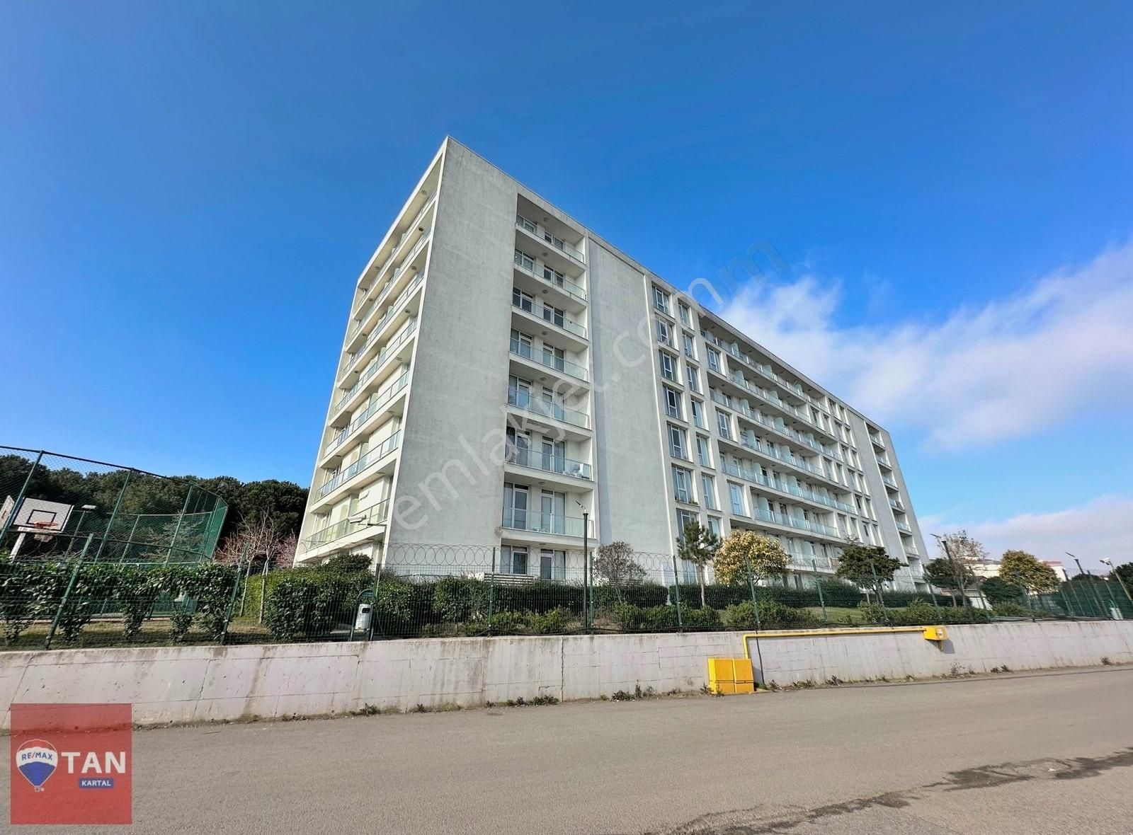 Aydınlı Adres Batı Kampüs 'de Geniş Bahçeli 1+1 Kiralık Daire