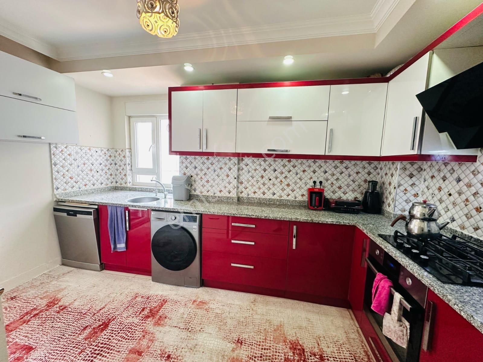 115m2 Katta İskanlı Asansörlü Geniş Tahtakale Yanında Geniş Daire