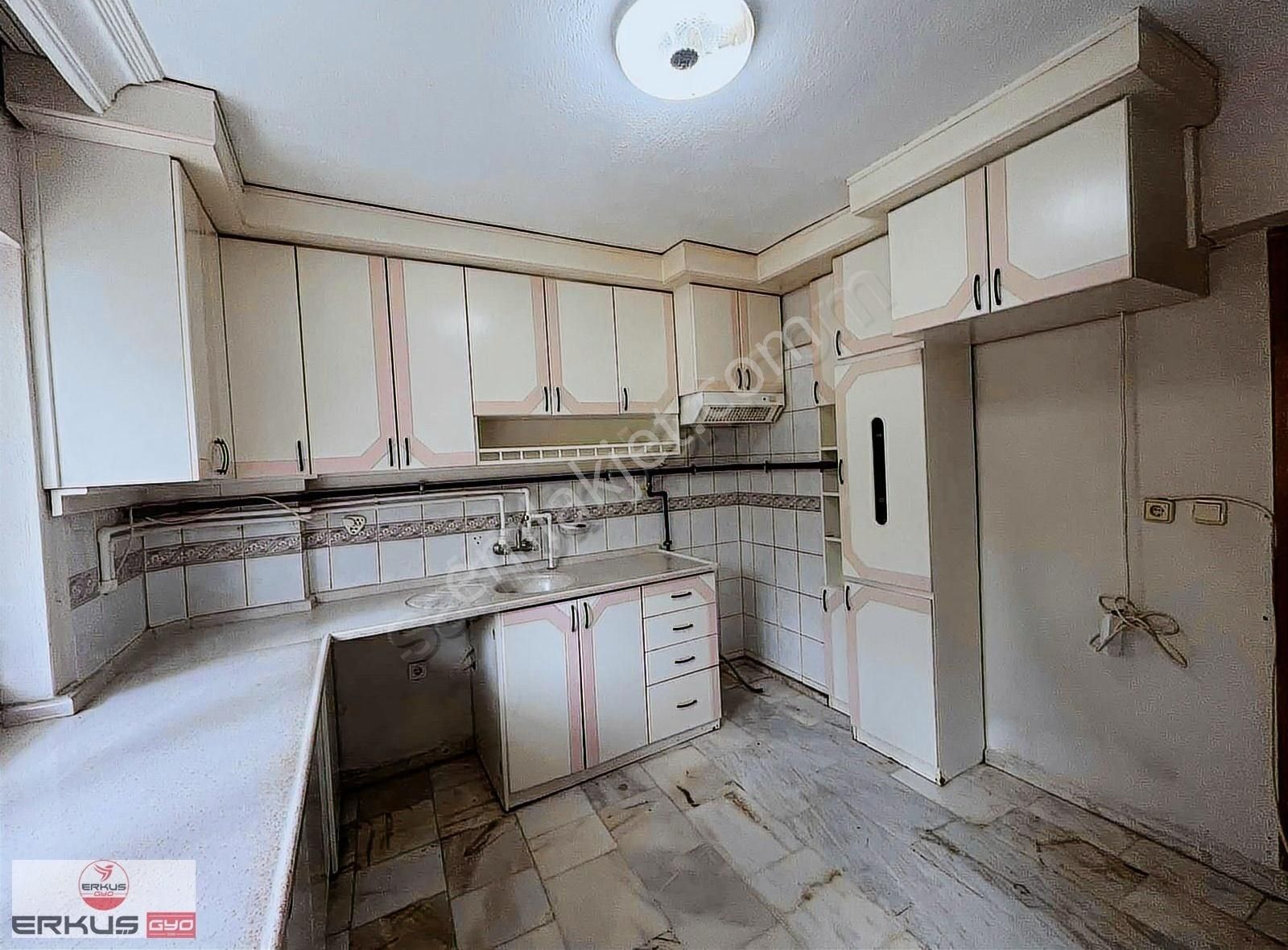 Erkuş Gyo Dan Adalet Mahallesinde Kiralık 2,5+1 Daire