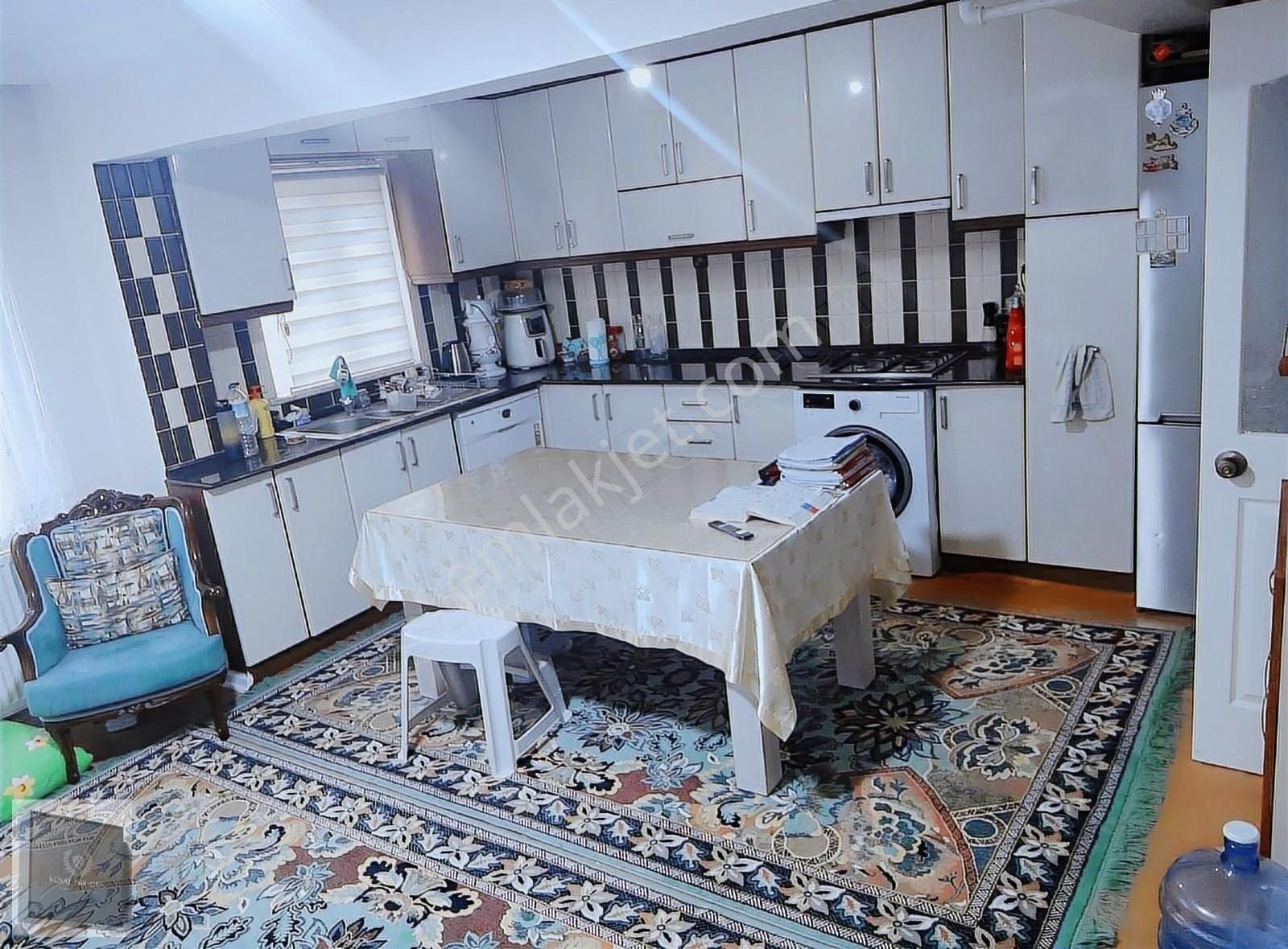 Alaybey Mah Satılık 3+1 130 M2 Arakat