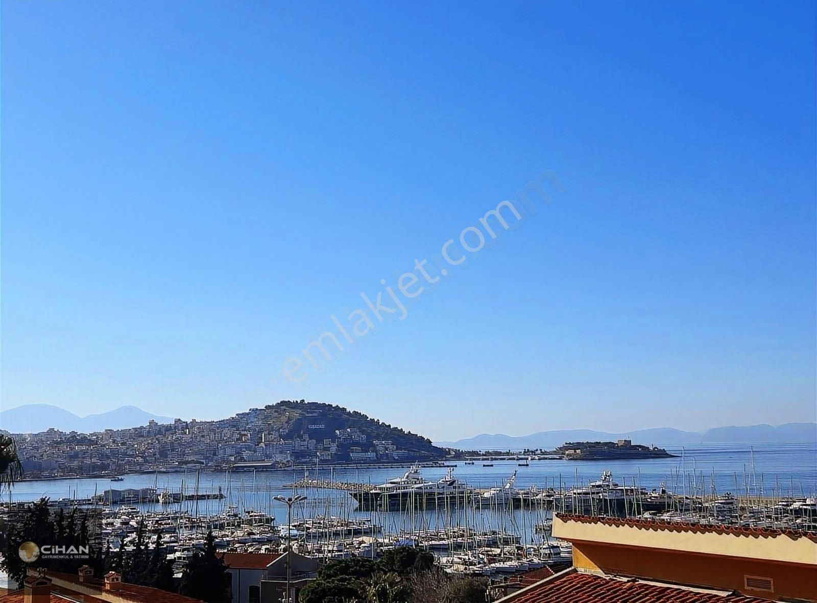 Kuşadası Ege Vista Evlerinde Marina Manzaralı Satılık Lüks Daire