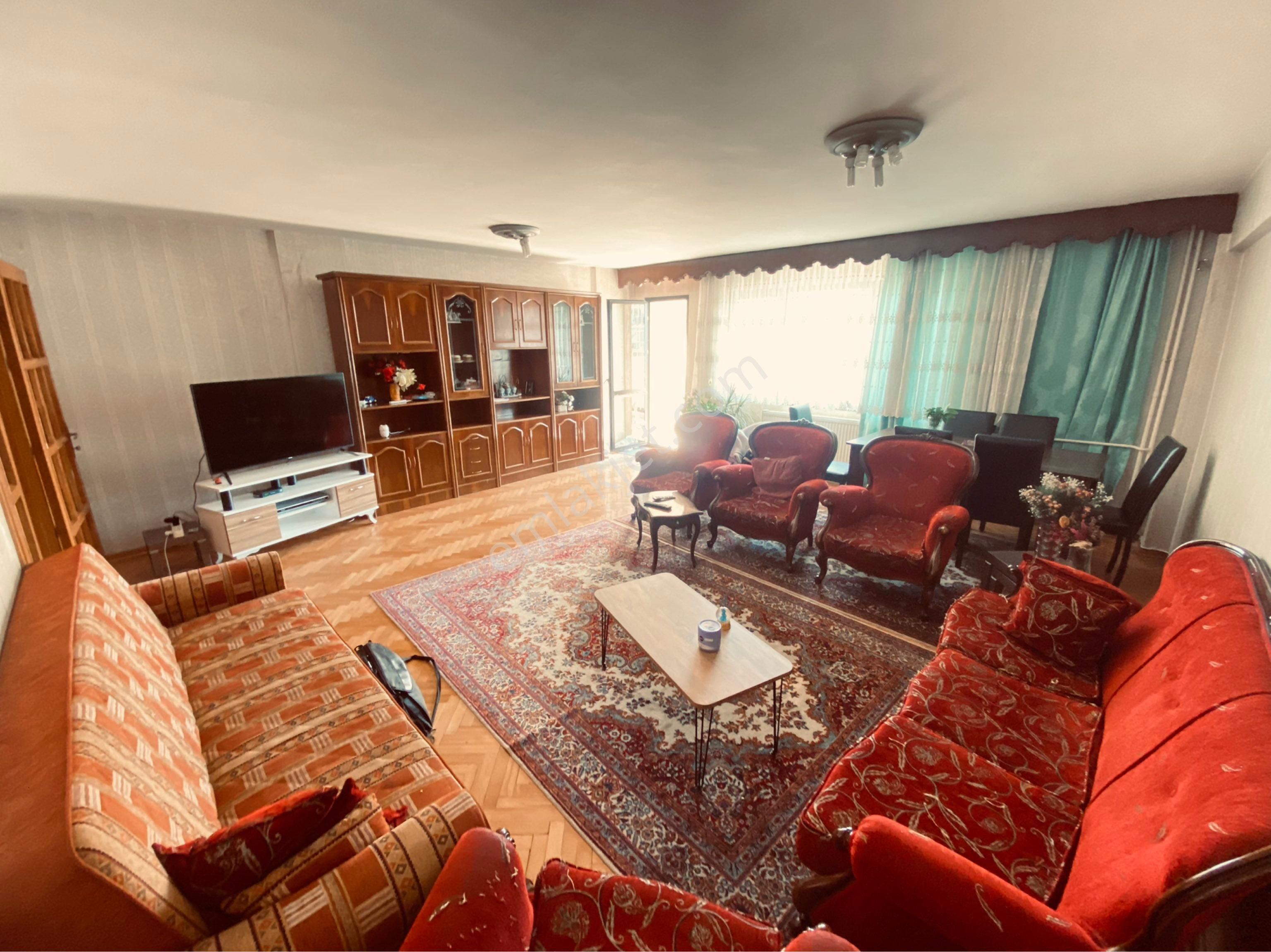 İnönü Cadde Üzerinde 4+1 180 M2 Asansörlü Stadyumun Dibinde