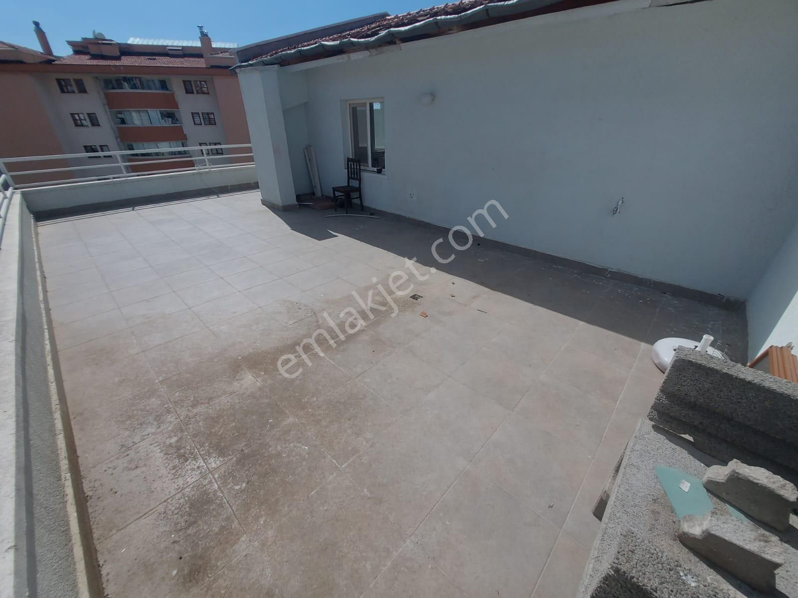 Asyapıdan 4+1 160 M2 Çift Banyolu Kombili Dubleks