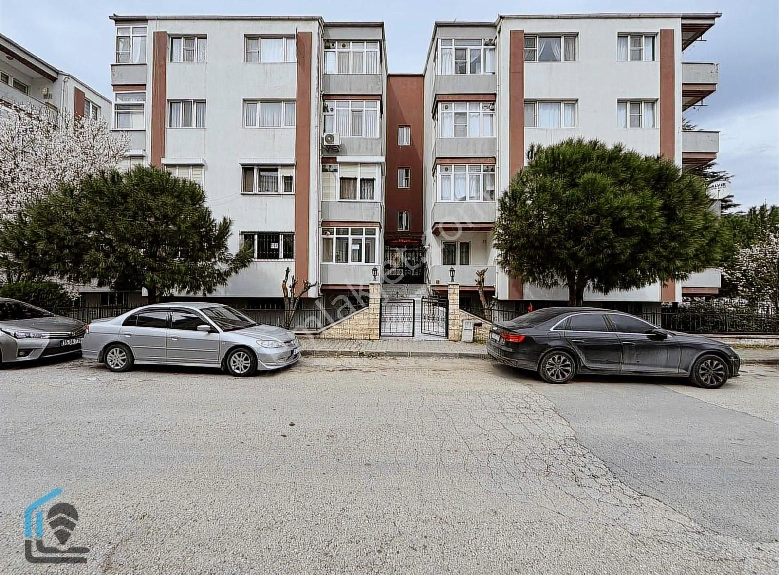 Paşaalanı Mah. Kullanışlı 3+1 Önü Açık Satılık Site İçi Daire