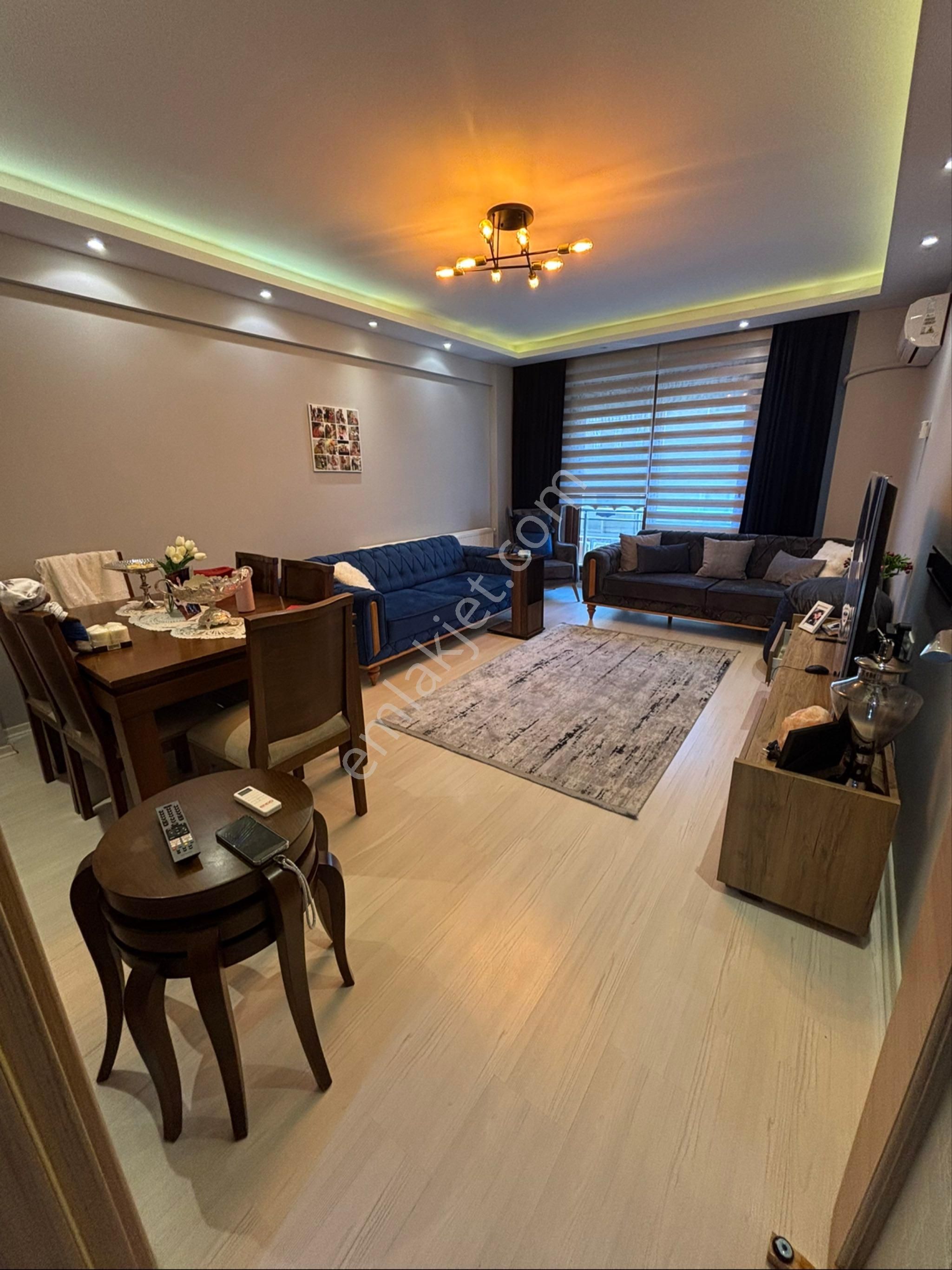 Karşıyaka Alaybey’de 3+1 Arakat Satılık Daire