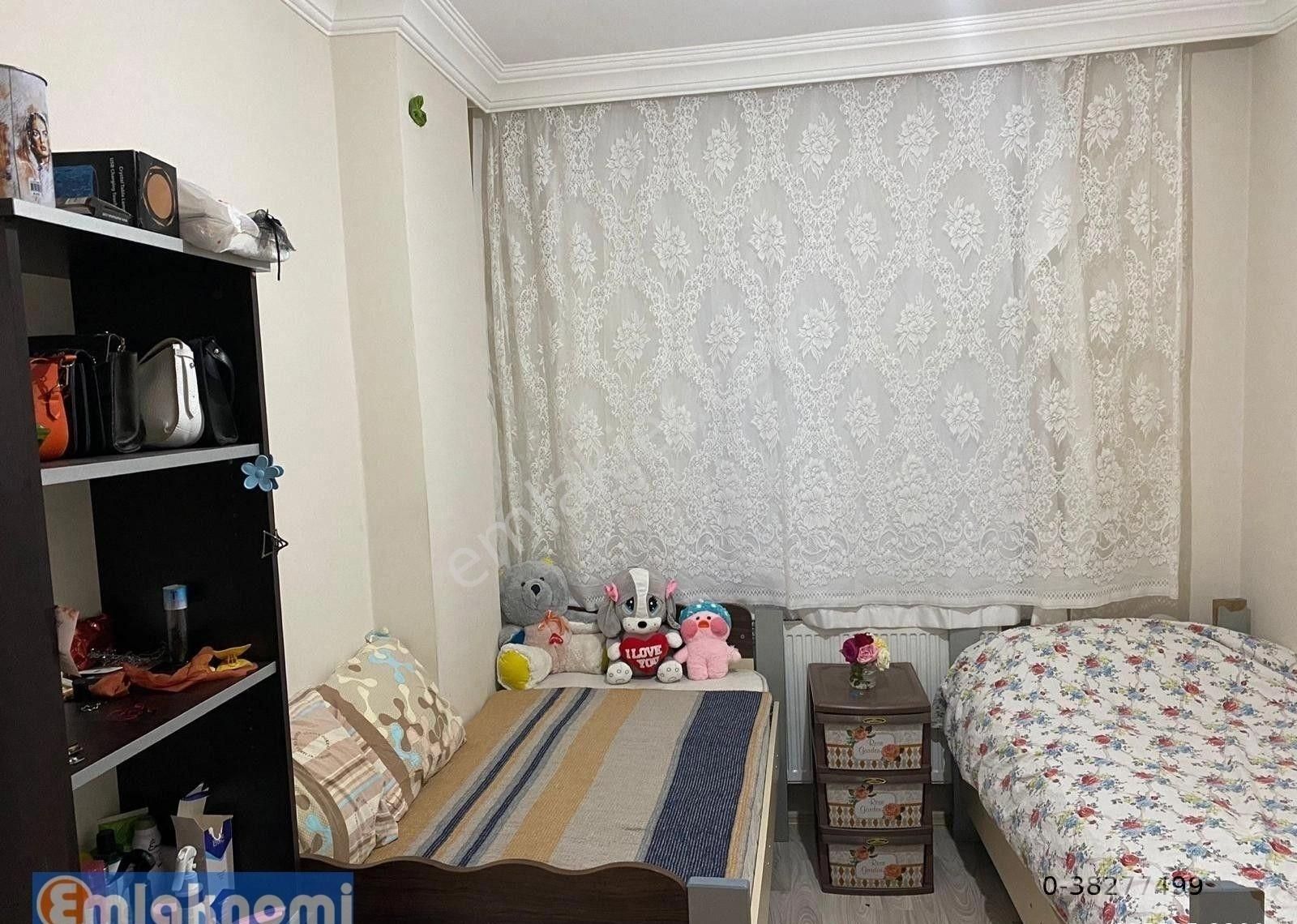 Emlaknomi'den Ara Kat Balkonlu Bağımsız Mutfaklı 1+1 Eşyalı Satılık Apart