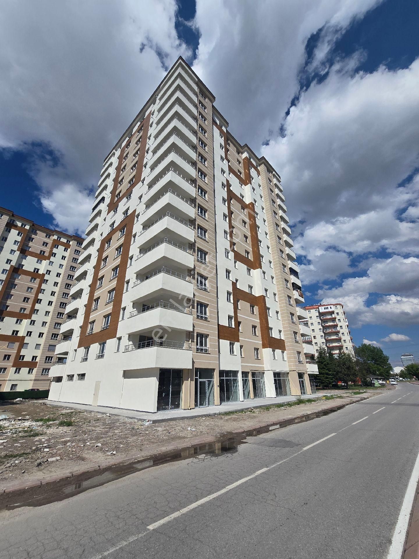 30 Agustosta Kapalı Otoparklı 4+1 Ebeveyn Banyolu Sıfır Daire