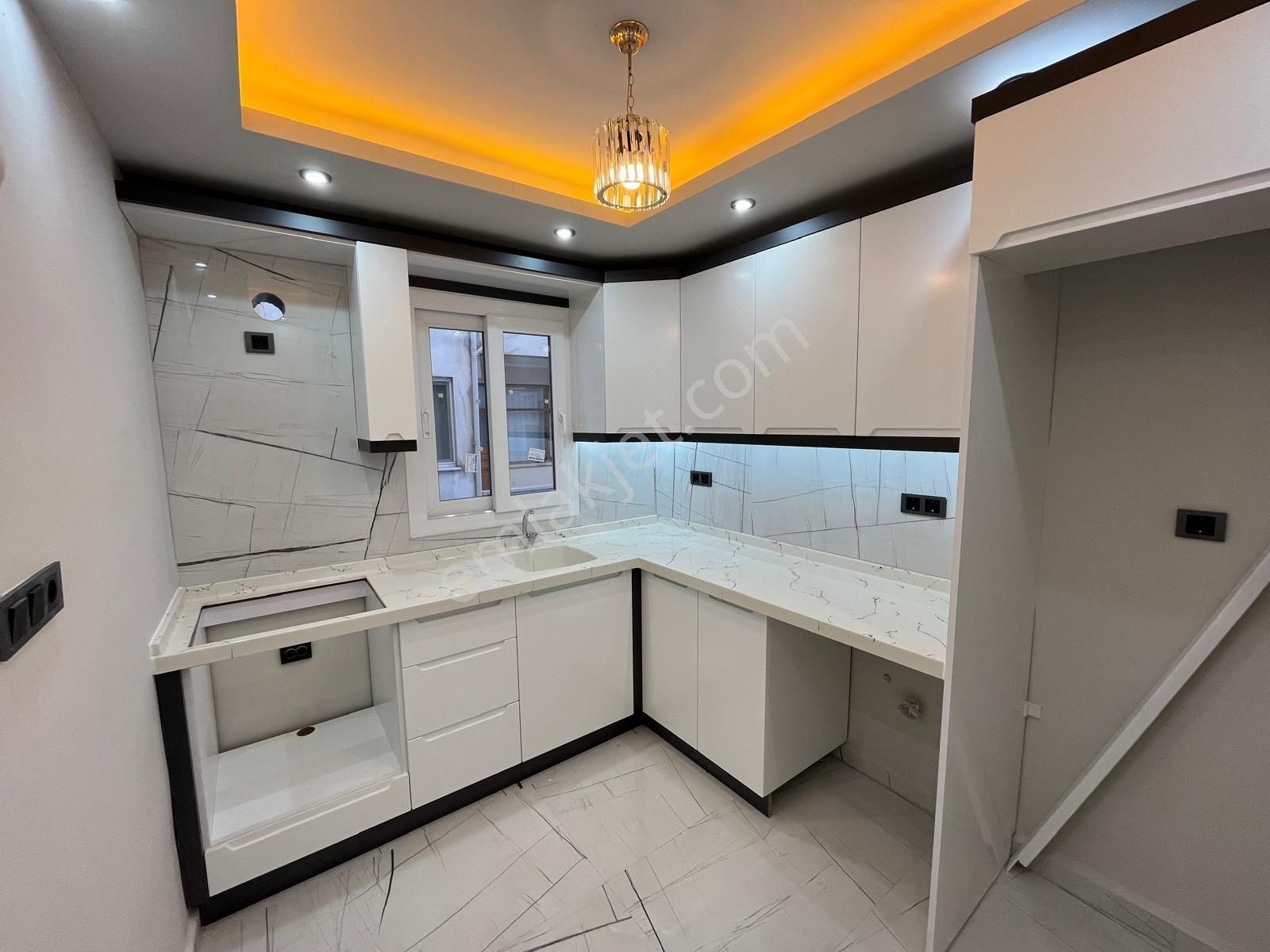 Didim Çarşı Merkezde Full Extralı Ara Kat Satılık 2+1 Daire