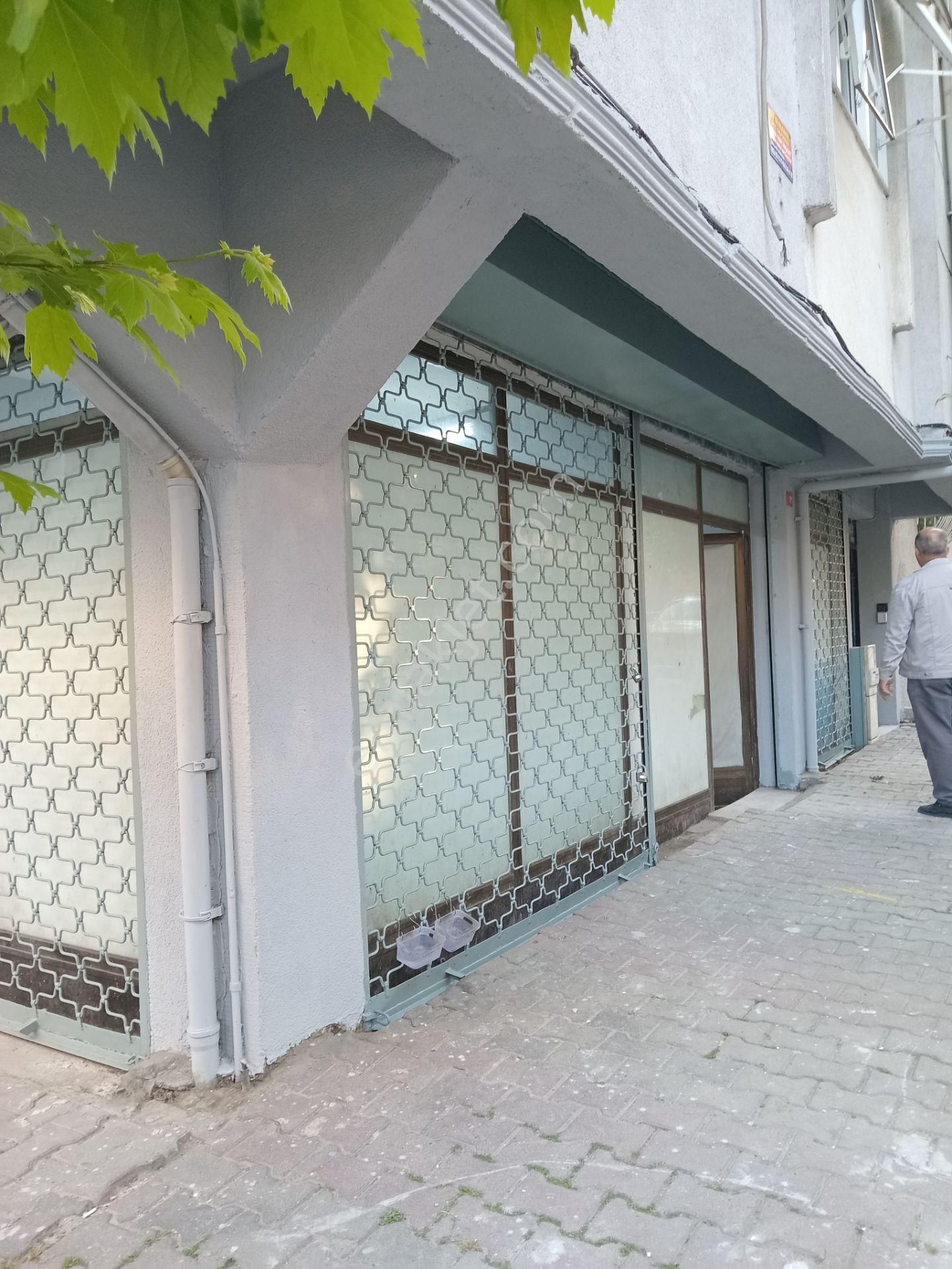 Gaziosmanpaşa Karlıtepe Mah.şahinler Sok. 200m2 Kiralık İşyeri