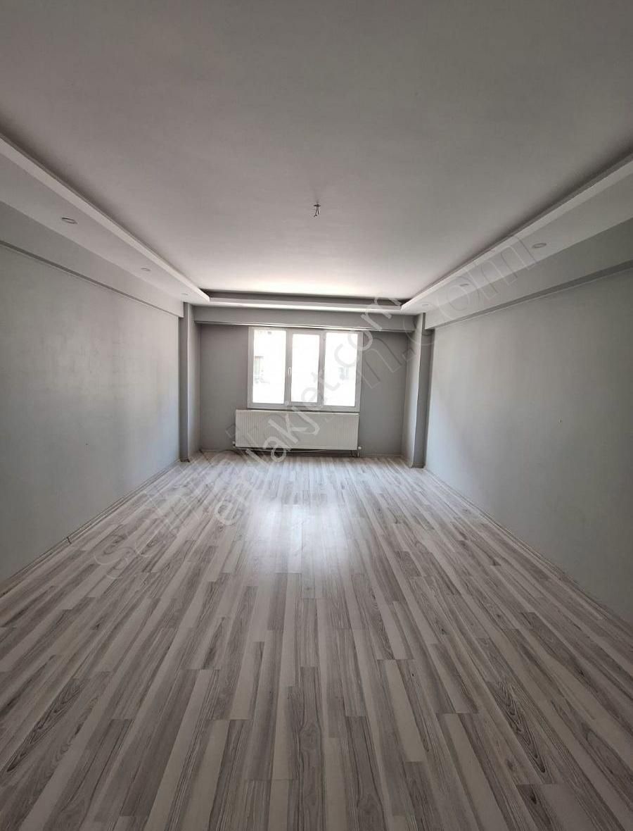 Cengiz Topel Mahallesinde Satılık 3+1 Daire