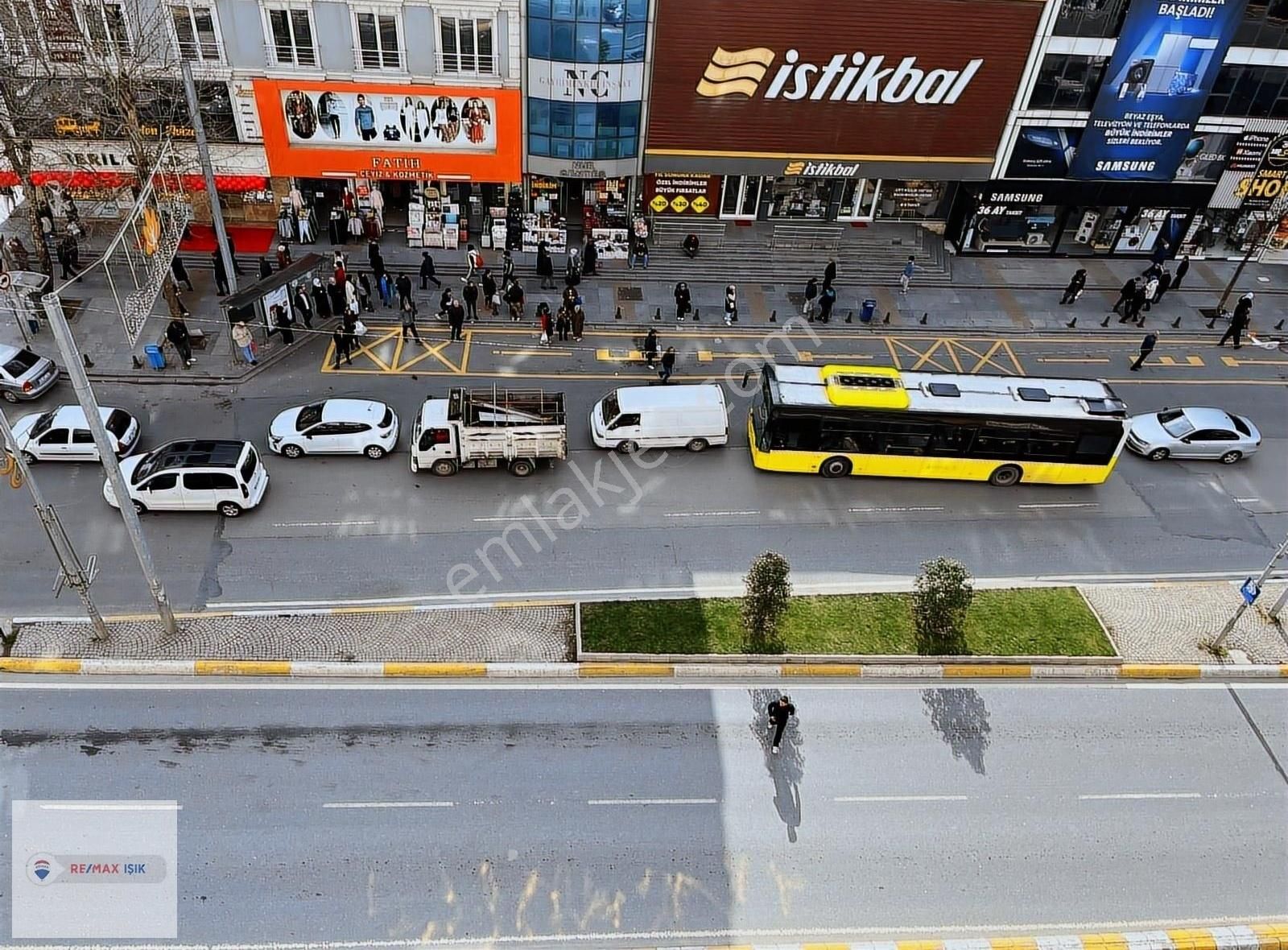 Sultanbeyli Merkezde,(fatih Bulvarında) Kiralık 2+1