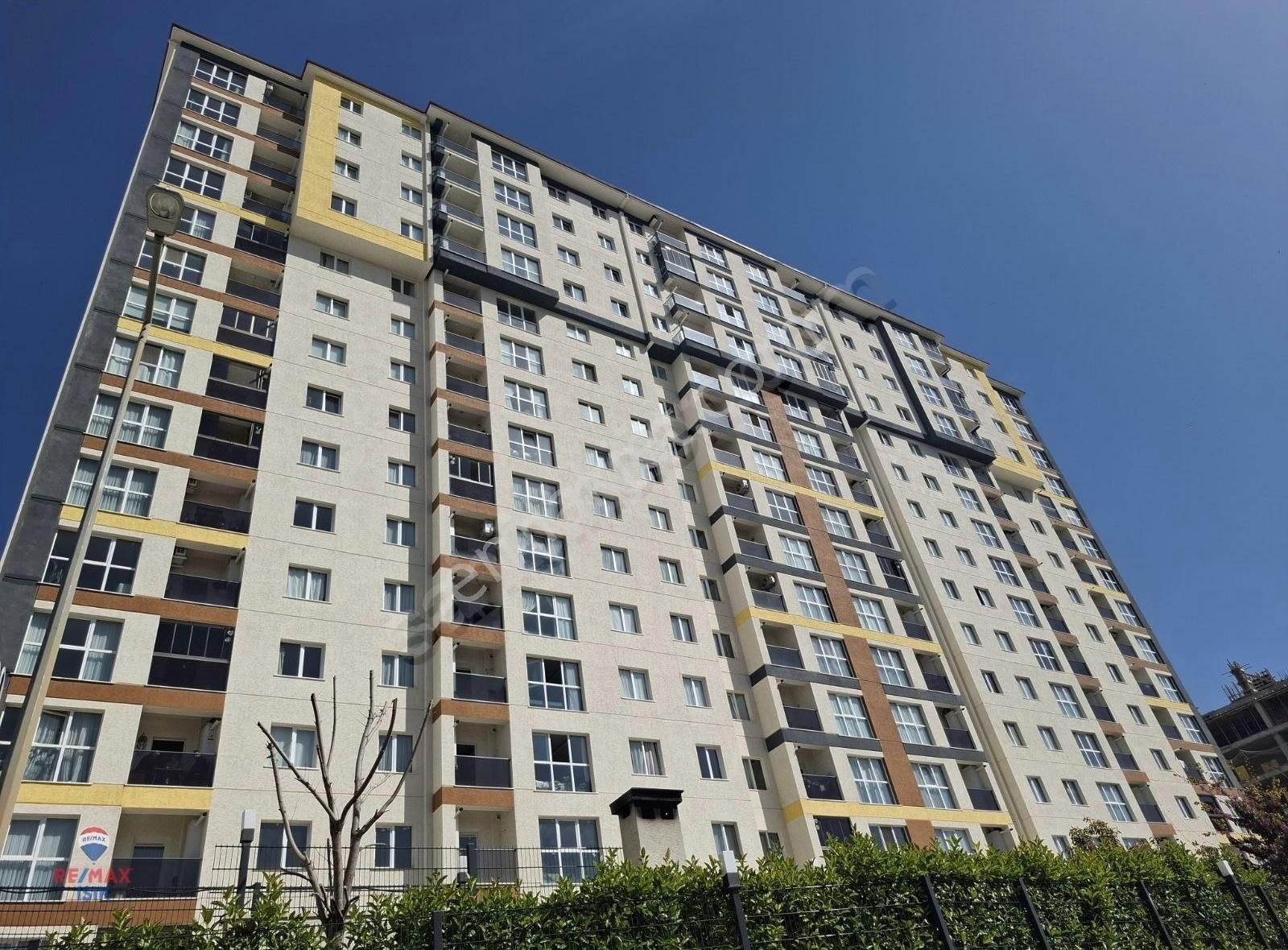 Kartal Hürriyet Mahallesinde Satılık 2+1 Daire