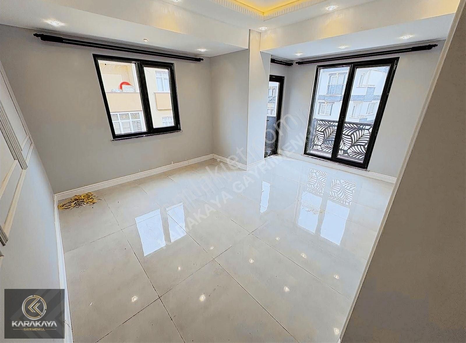 Darıcada Tek ! Lüks Asansörlü 2+1 Arakat 95 M2 K.otoparklı Daire