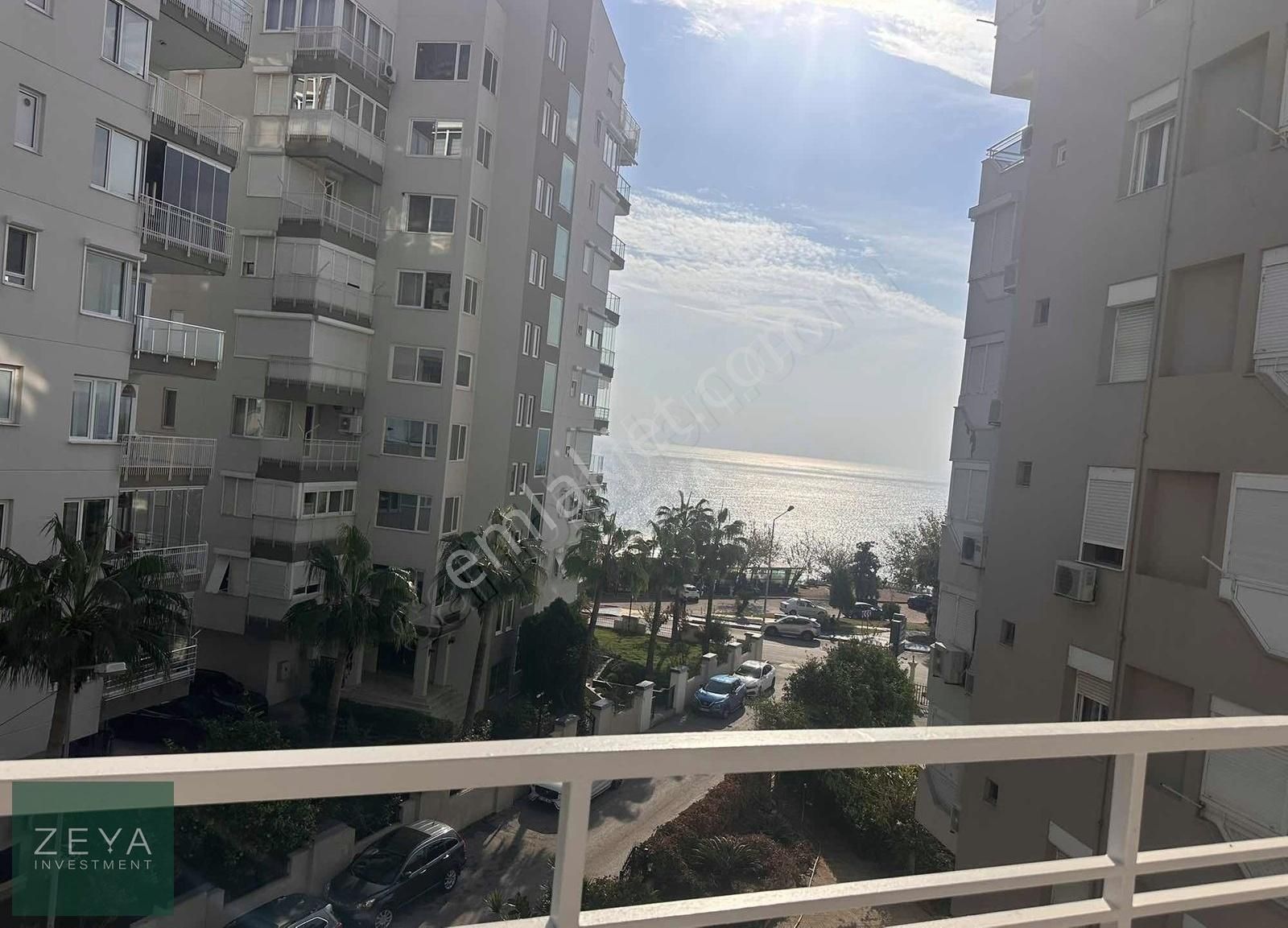 Yeşilbahçe'de Her Odasından Deniz Gören 3+1 Fırsat Daire