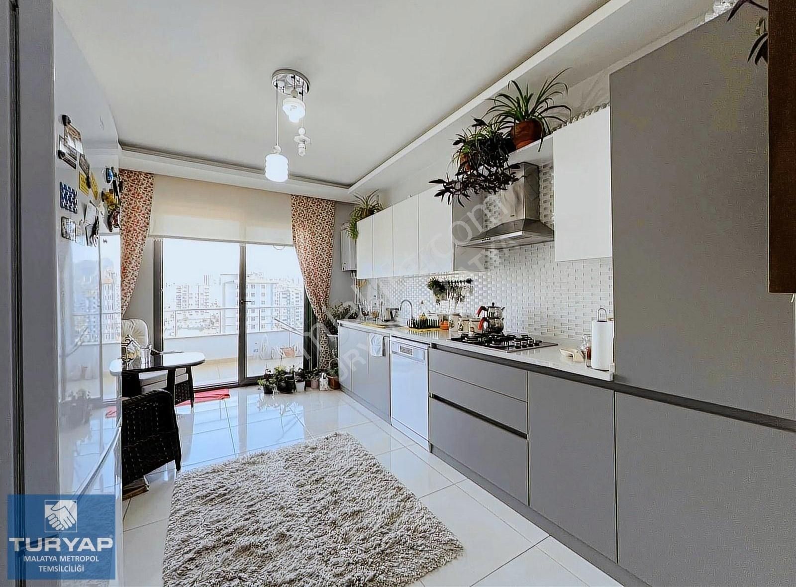 Turyap Metropol'den Tecde Mah. Kayalık Zeminde 2+1 Lüks Daire