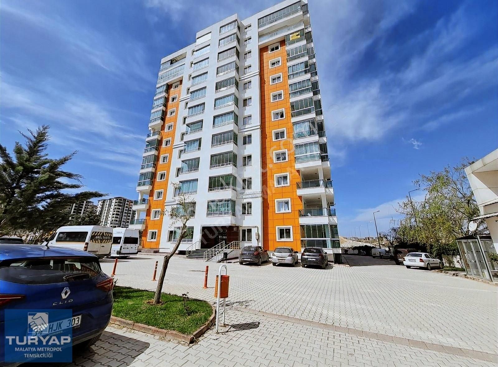 Turyap Metrapol'den Golden Lıne Sitesinde Kiralık Daire
