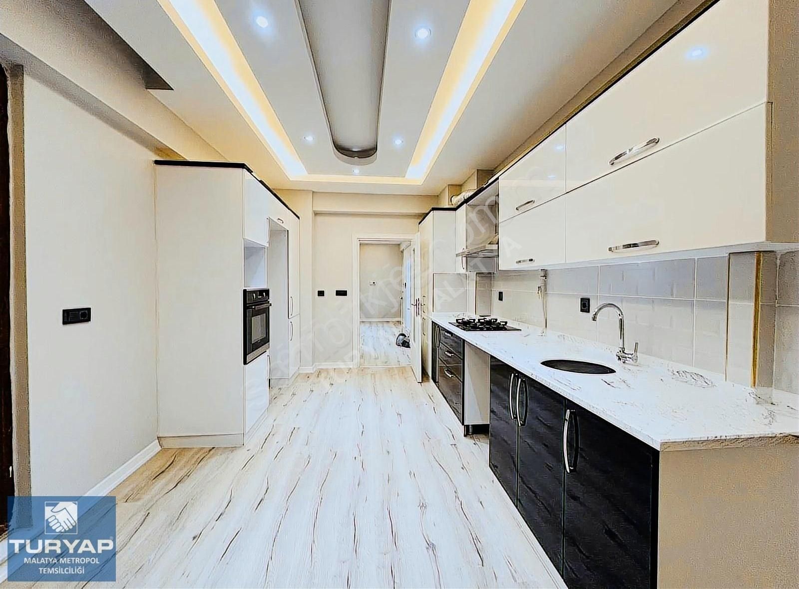 Turyap'tan Güngör'de Yüzüncüyıl Park Manzaralı3+1 Satılık Daire