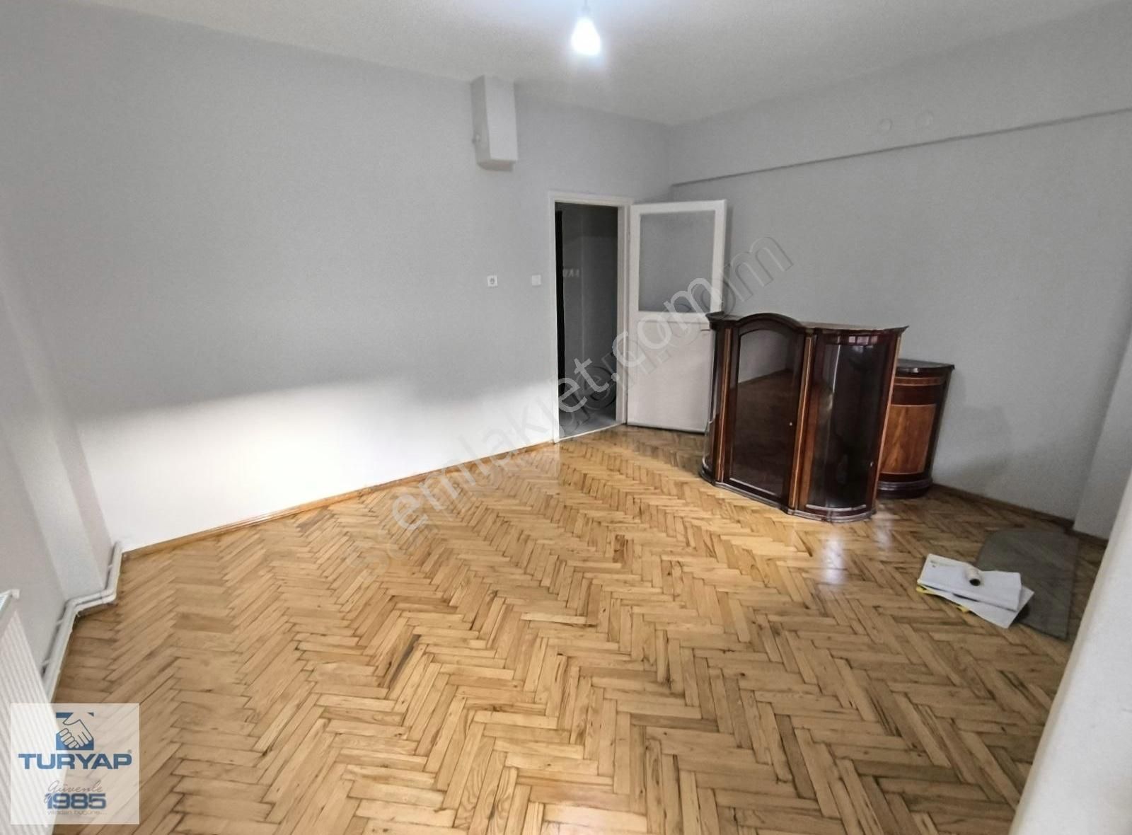 Bahçelievler De 2+1 Yüksek Giriş İçi Bakımlı Yeni Boyalı Daire