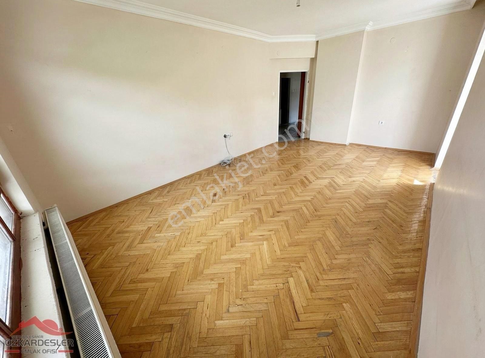 Özkardeşler'den *farabi Lisesi Yanı Ön Cephe Salon Bağımsız 3+1*