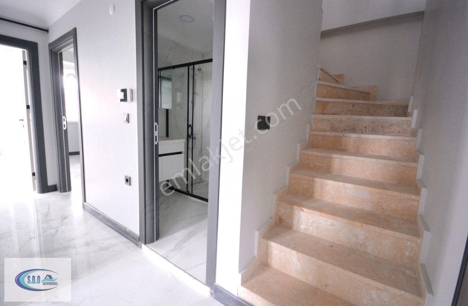 İki Aileye Uygun Çift Mutfak Çift Banyolu 5+1 Çatı Dubleks Daire