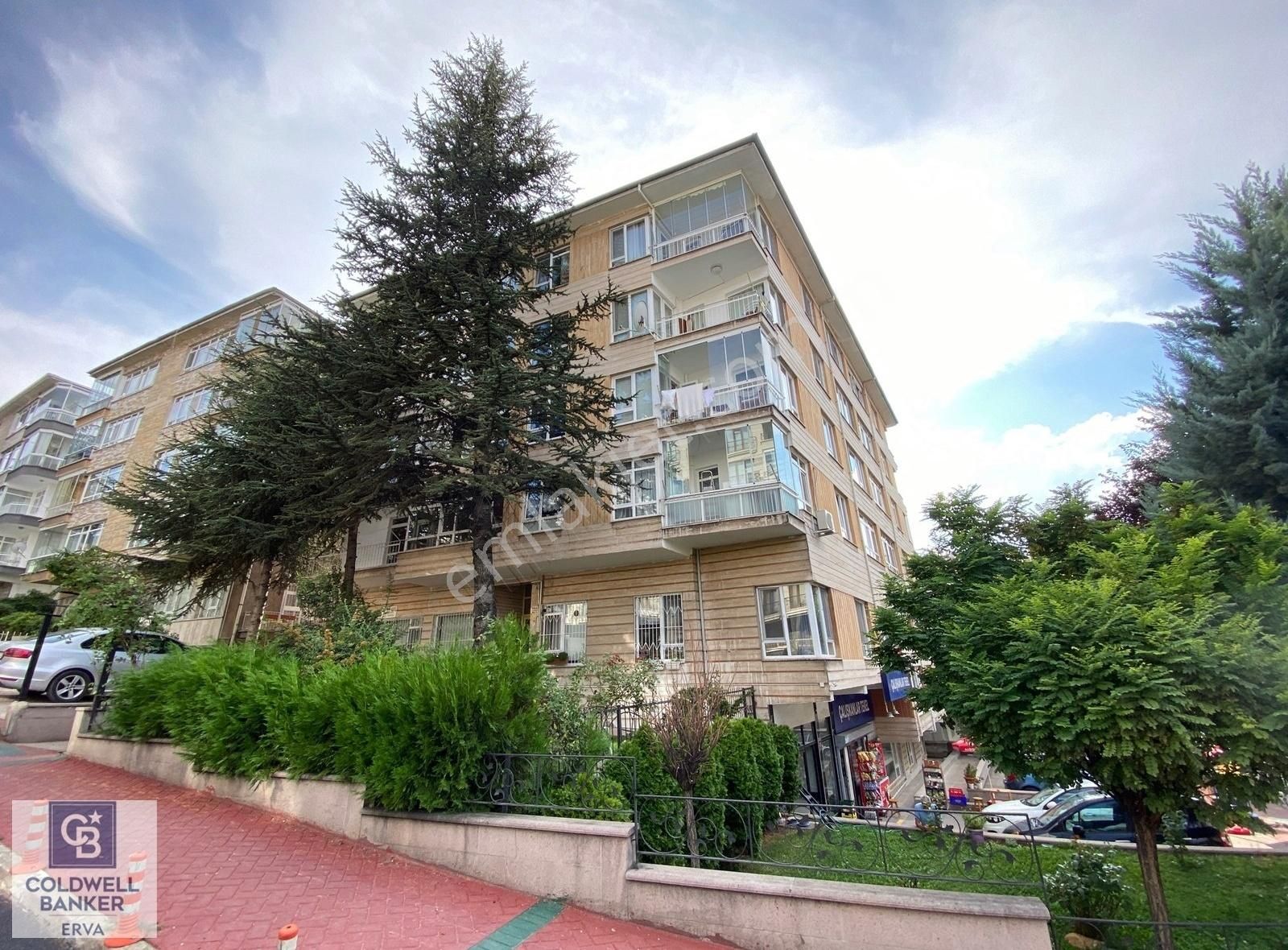 Çankaya Meneviş Sokak Kiralık 3+1 Köşe Daire