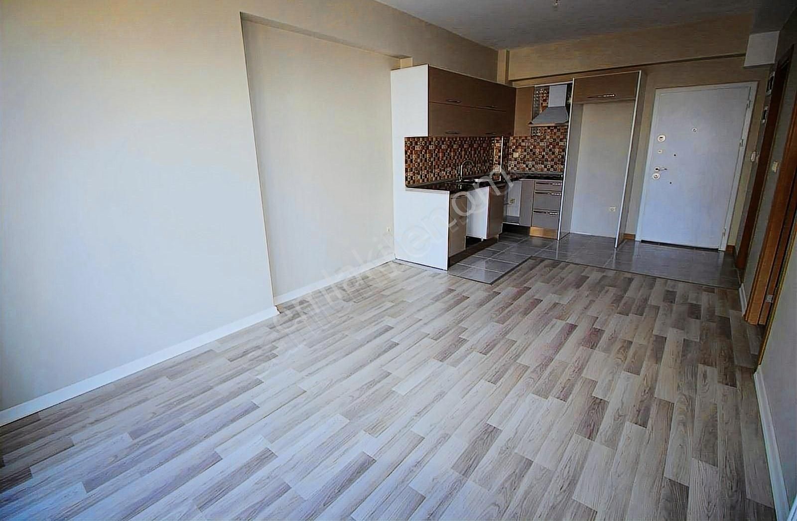 Havuzlu Sitede Kiralık 1+1 Daire