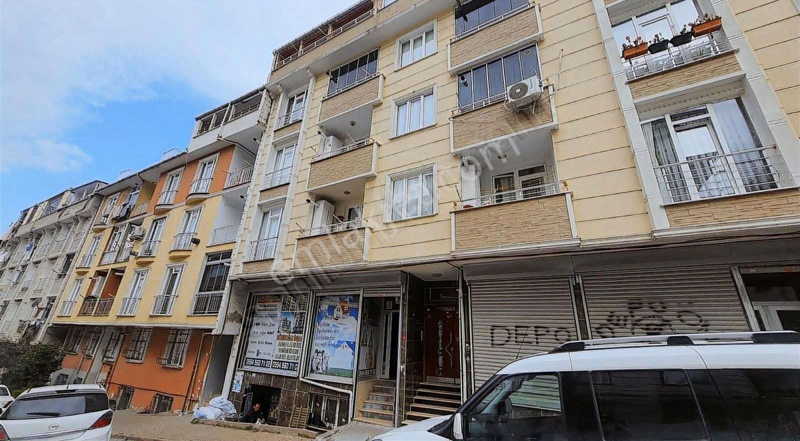 Kıraç Hürriyet Mahallesinde Depolu Dükkan