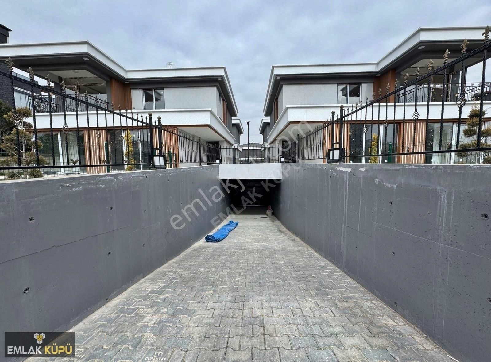 Bağlıca Da Full Yapılı Kapalı Otoparklı 4+1 Satılık Villa
