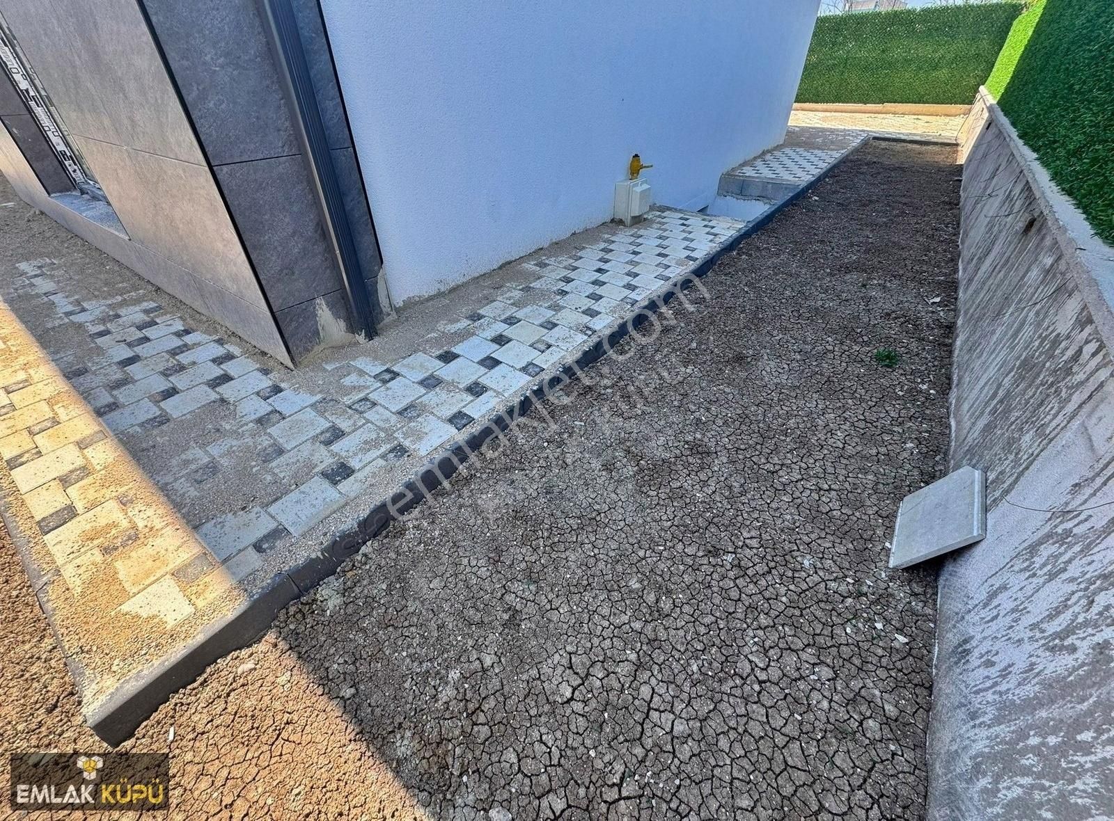 Yeni Bağlıcada Site İçerisinde Anahtar Teslim 4+1 Satılık Villa