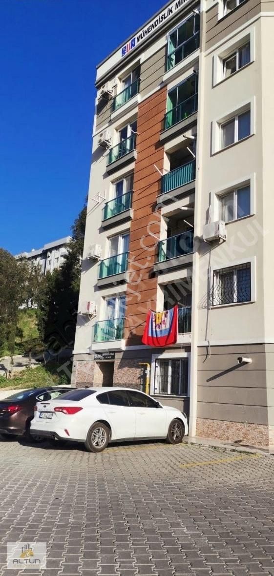İzmir Çiğli Esentepe Mahallesinde Satılık 2+1 Daire
