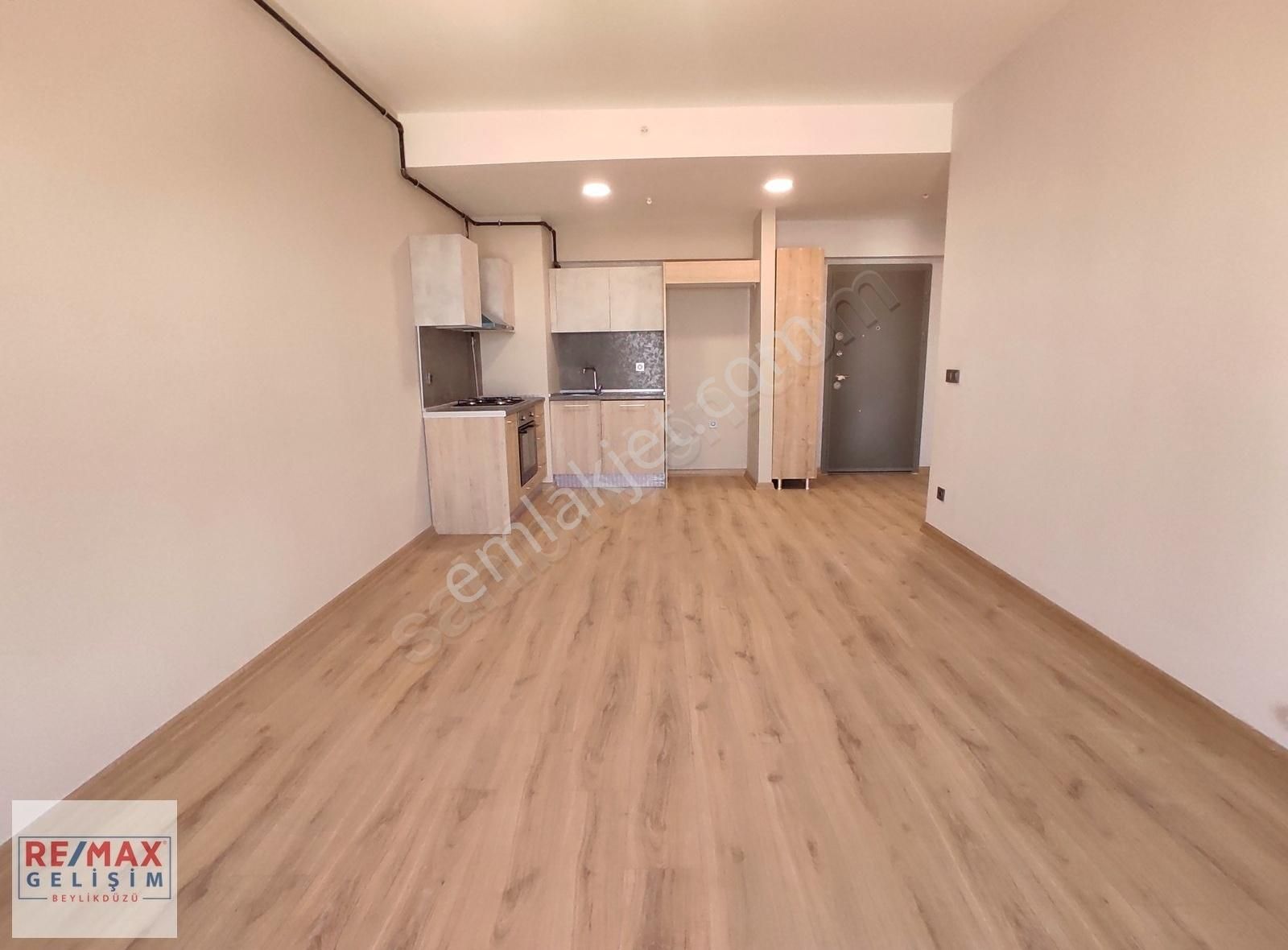 Metrobüs Dibinde Ödül Istanbul 1+1 Kiralık Sıfır Daire