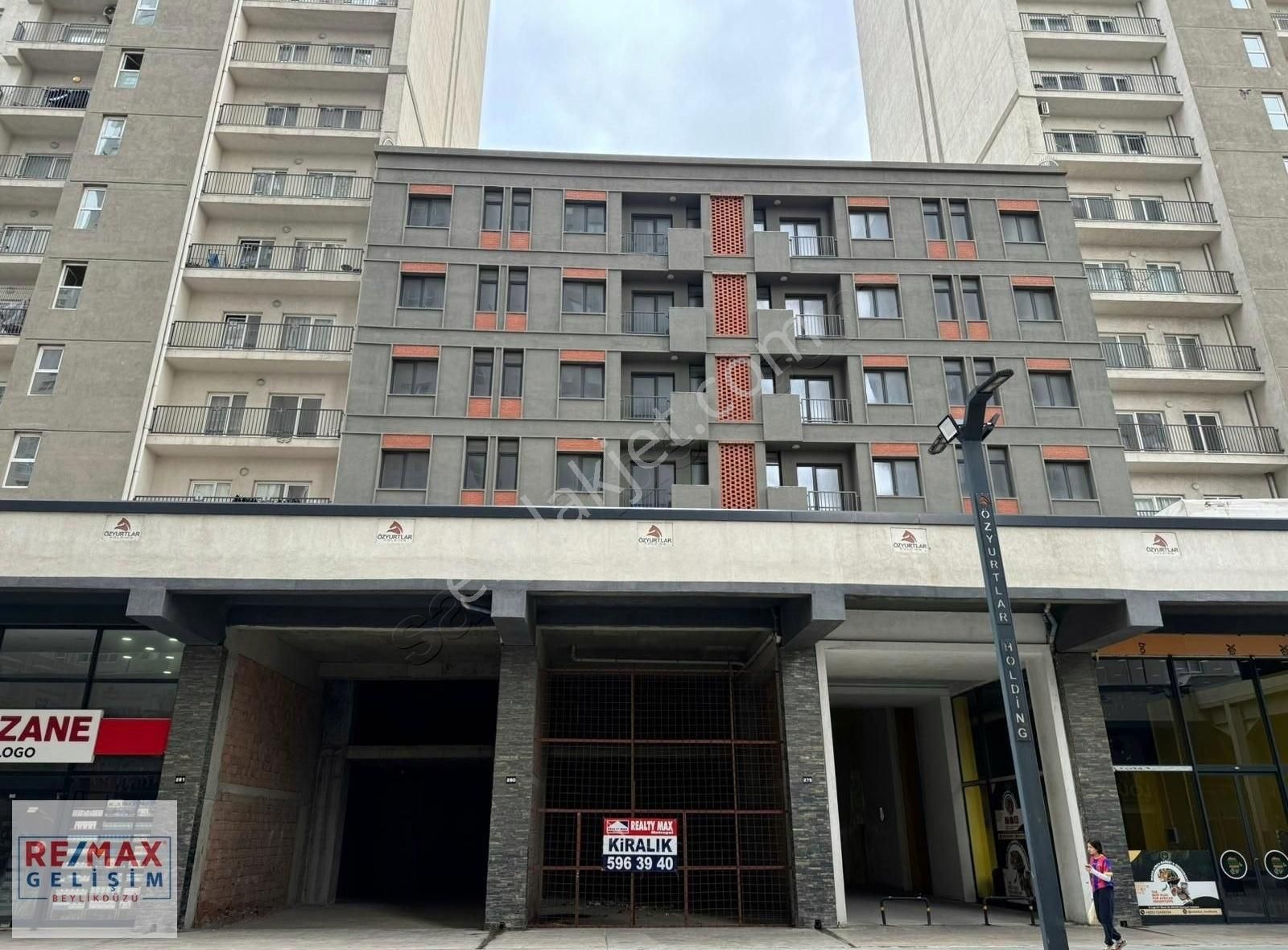 N Logo Kısa Katlı Özel Blok Sıfır 2+1