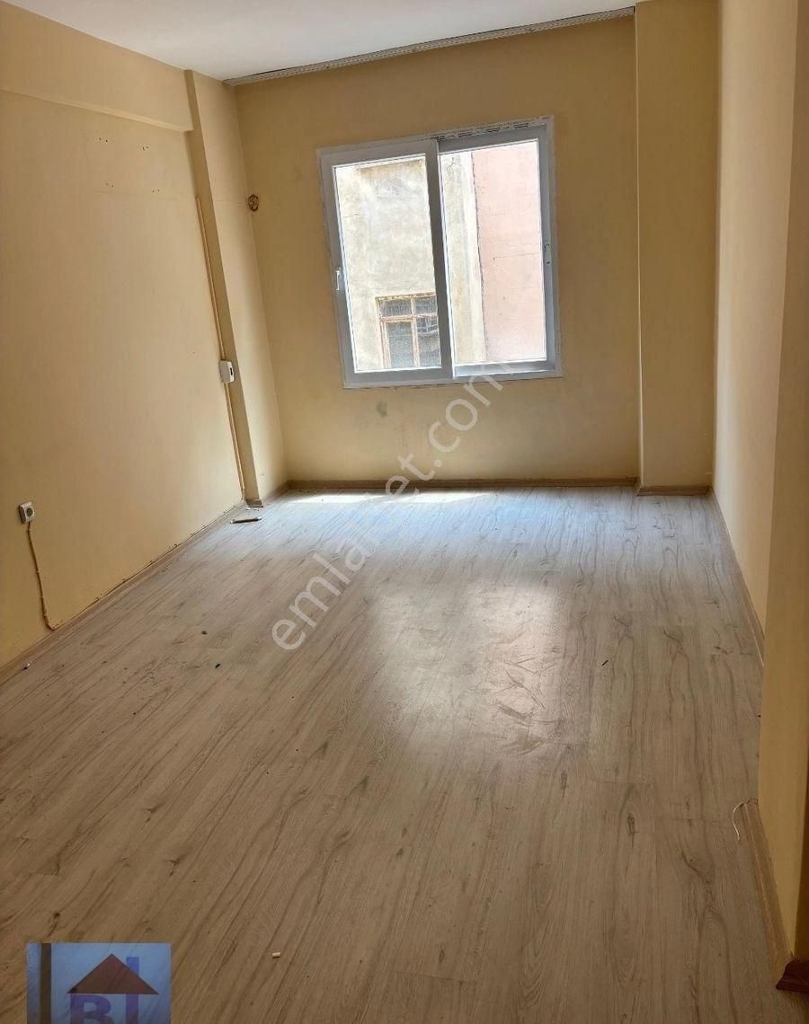 Mersin Yenişehir Gazi Mah 3+1ara Kat Sahile Marketlere Ulaşıma Pirireis Okuluna İlk Ve Orta Yakı
