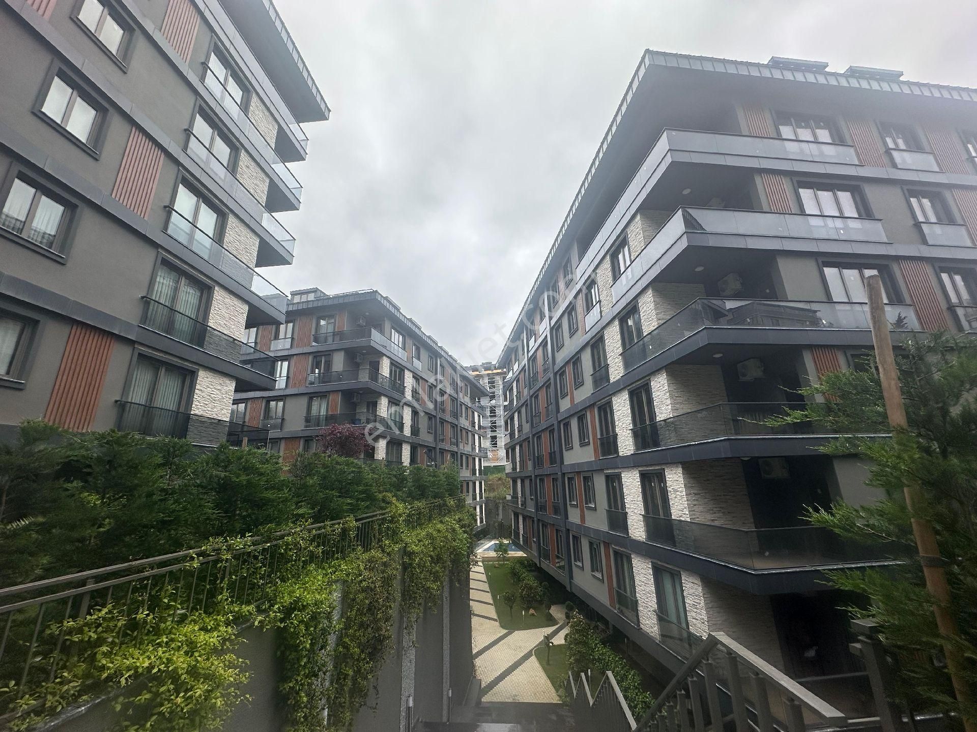 Çengelköy Hasbahçede Arakat 3.5+1 Kapalı Otopark-geniş 125 M2