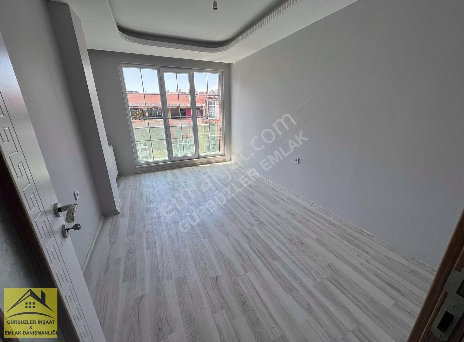 M.akif'de Satılık 1.5+1m² Kullanışlı Krediye Uygun Ara Kat Daire
