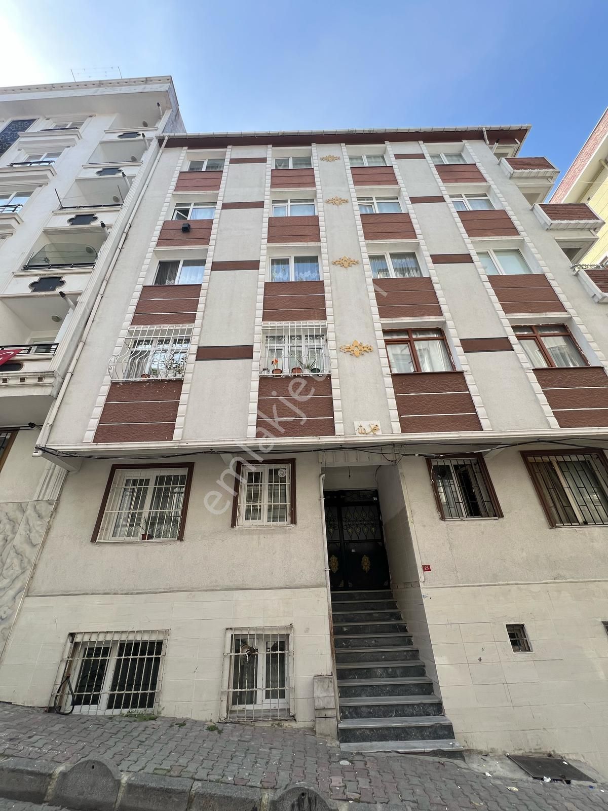 Yıldız Dan Safa Hastanesi Ve Metrobüse Yakın Kredili 2+1 Normal Kat Daire