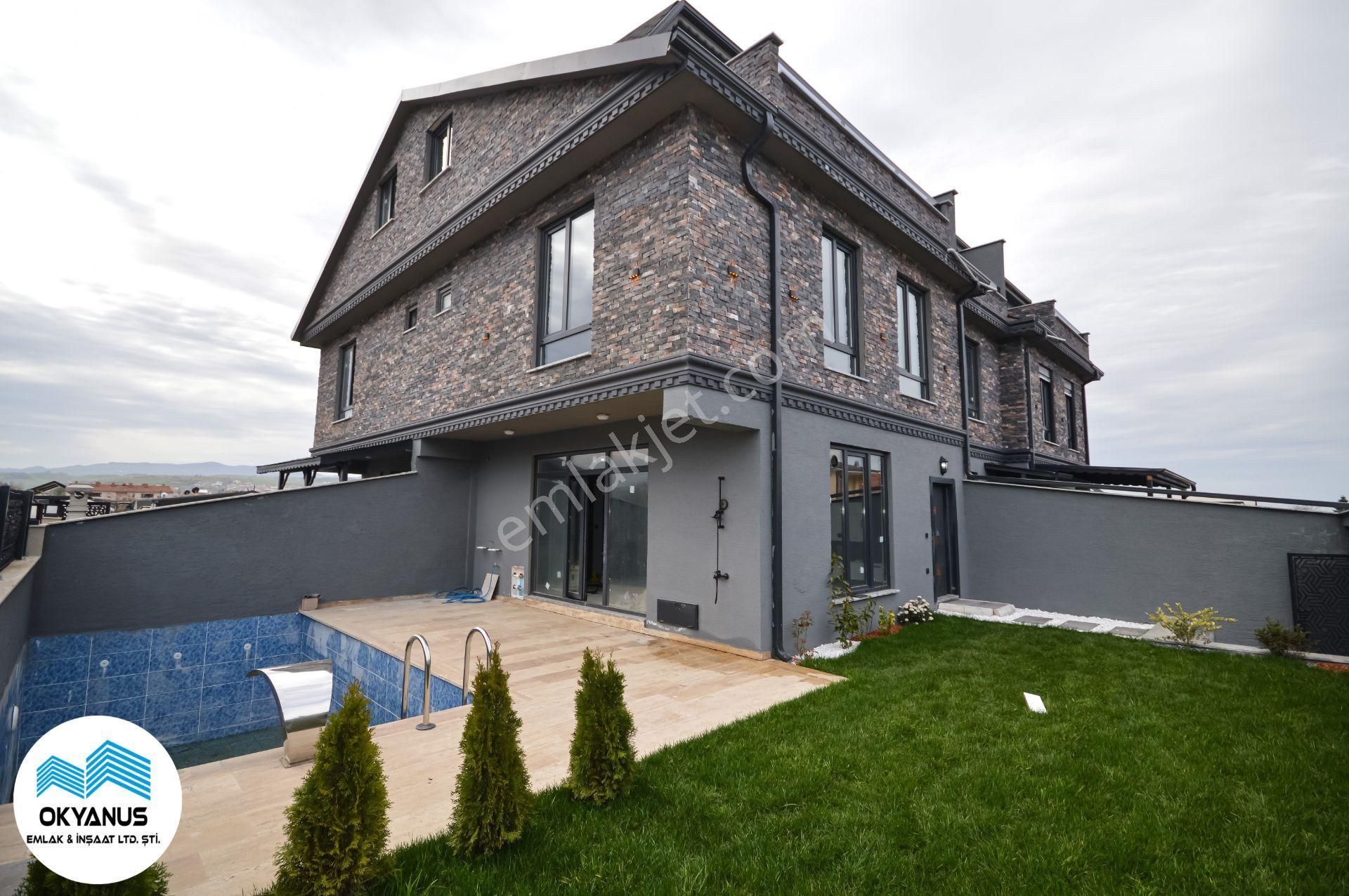 Kocaali De Köşe Parselde Büyük Bahçe, Lüks 3+1 Villa İle Yeni Bir Dünya!"