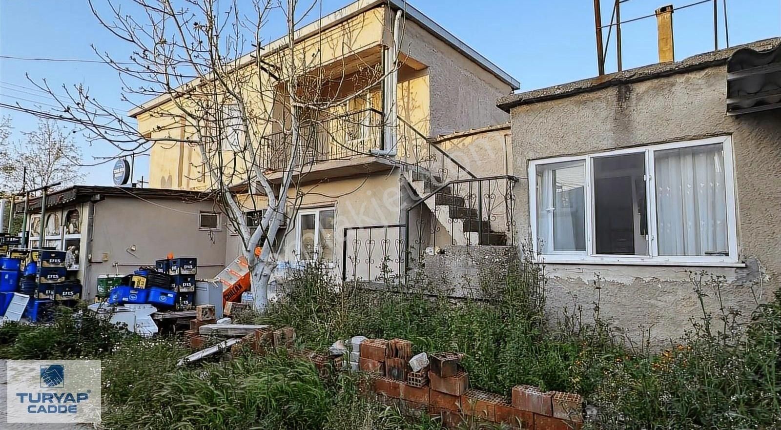 Çanakkale Kumkale Köyünde 2 Ev + 4 Dam 1 Dükkan Toplam 492 M²