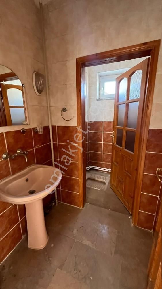 Anadolu Emlaktan Çarşı Merkezde 2+1 Satılık Daire