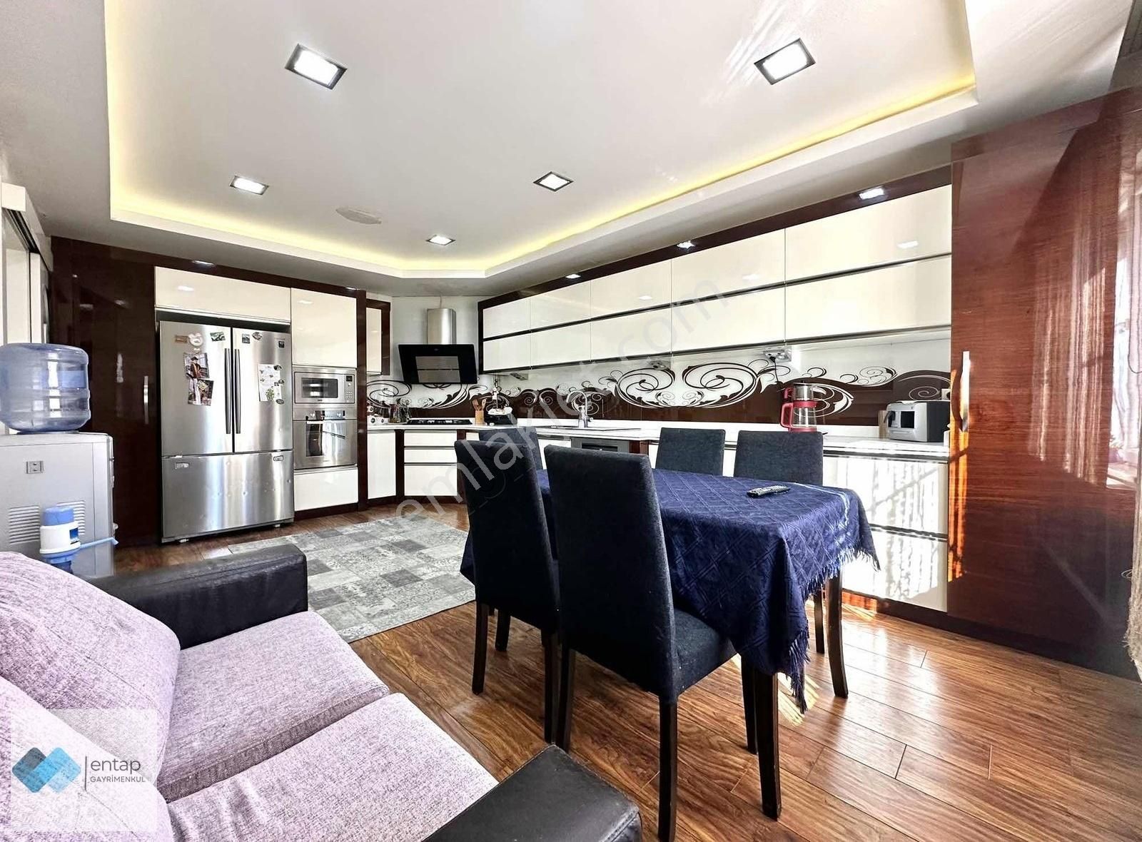 Entap'tan Şehirgösterende Satılık 4+1 İçi Yapılı Tripleks Villa!
