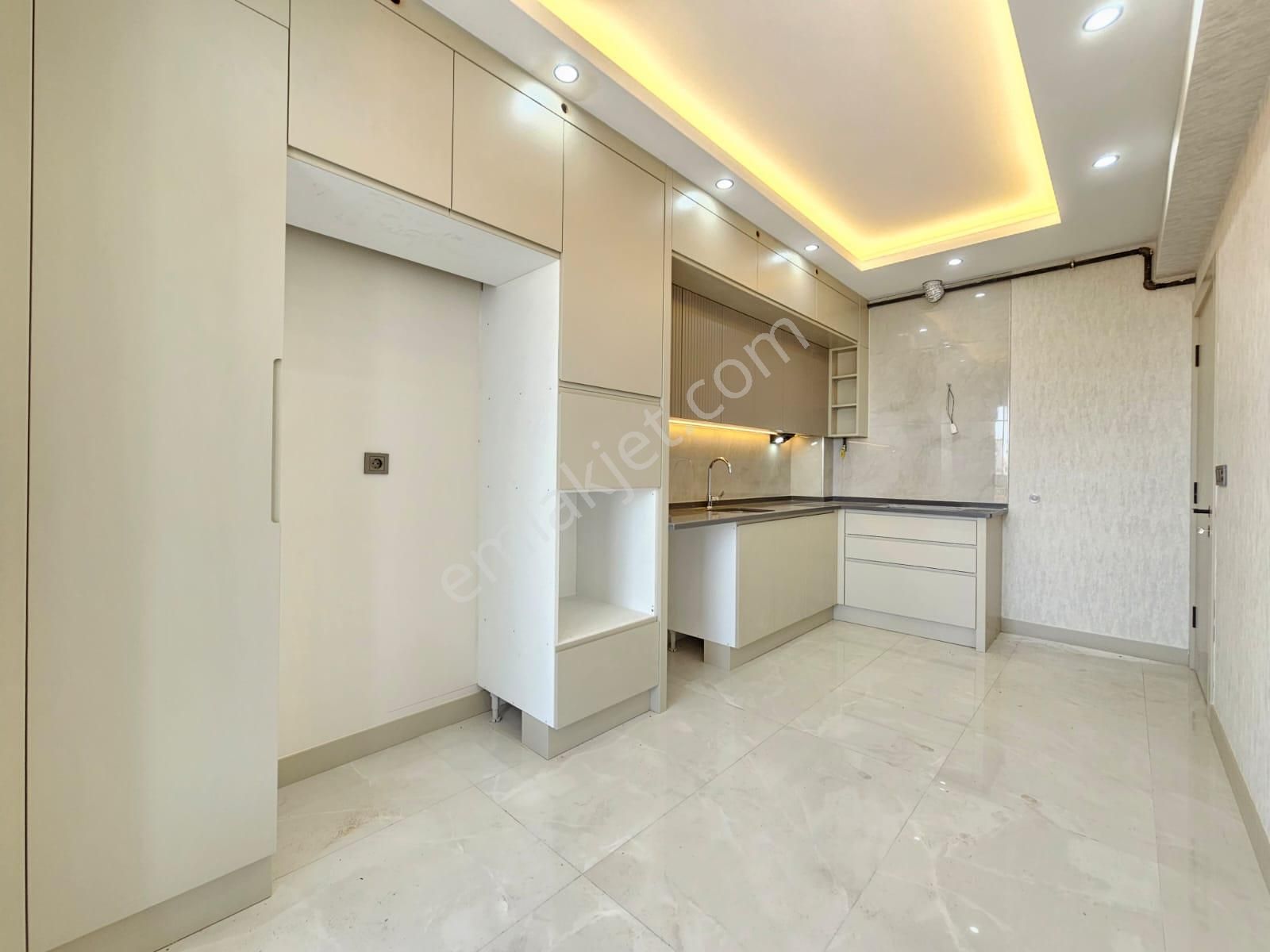 Denizli Şemikler'de 2+1 120 M2 Mükemmel İşçilikte Satılık Fırsat Daireler