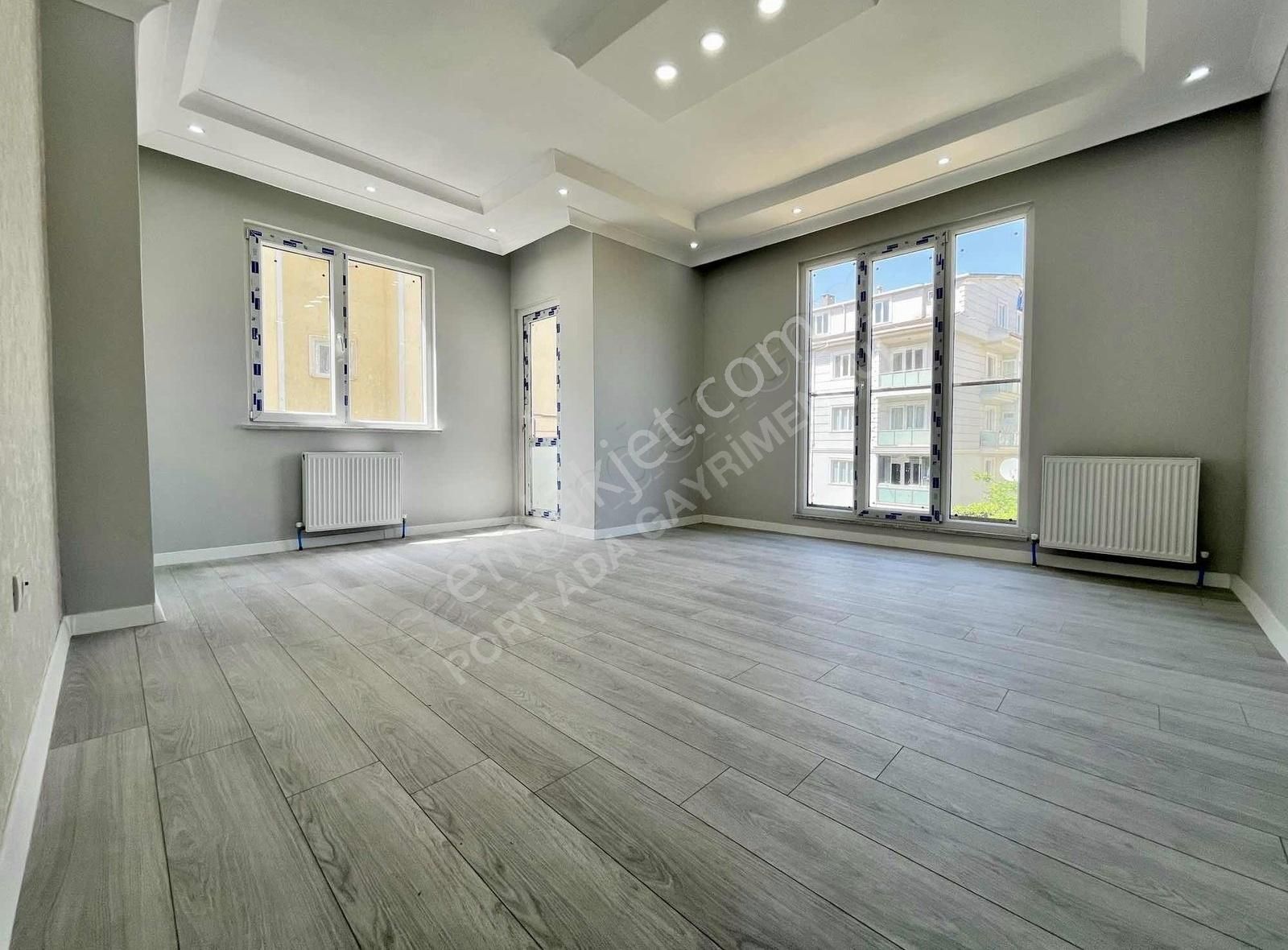 Port Ada Dan Cadde Dibinde 2+1 Geniş Kullanışlı Ara Kat