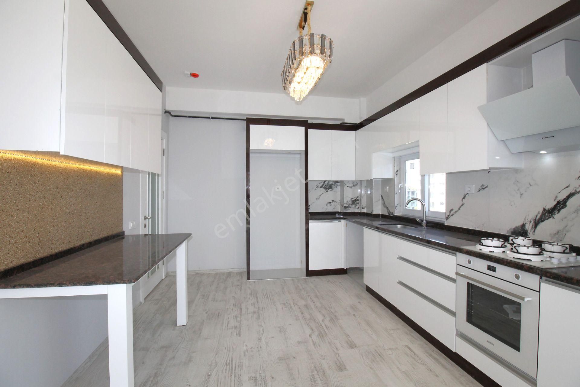 Retro’dan Mezitli’nin Yükselen Bölgesinde Yerinizi Ayırdığımız Lüks 4+1 - Görsel 17