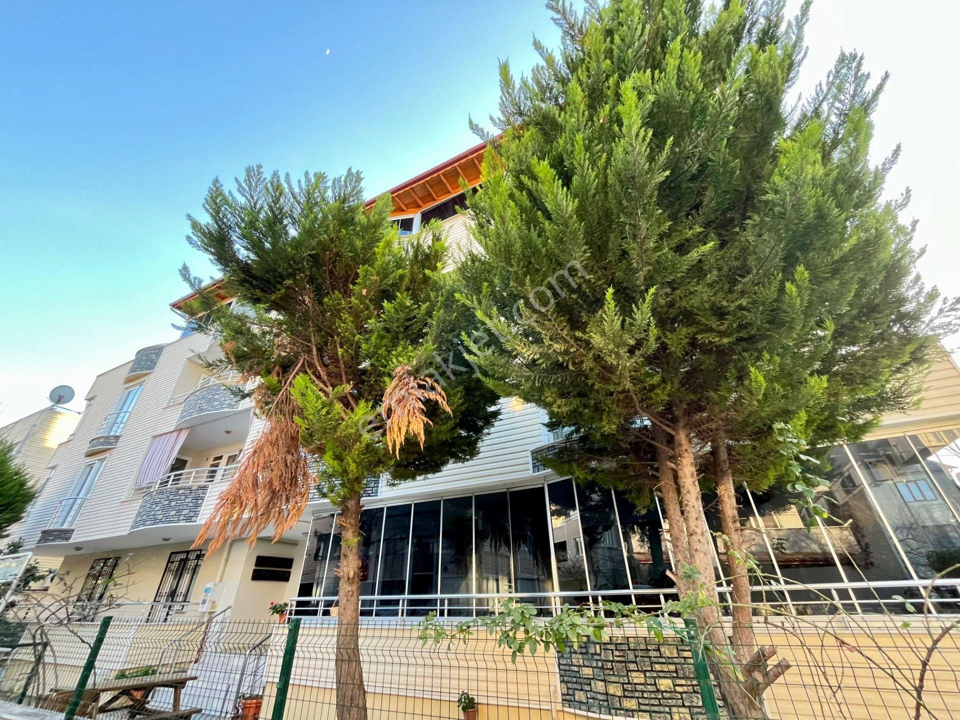 Akçay Sezgin Emlaktan Denize Yakın Ayrı Mutfak Satılık 3+1 Daire