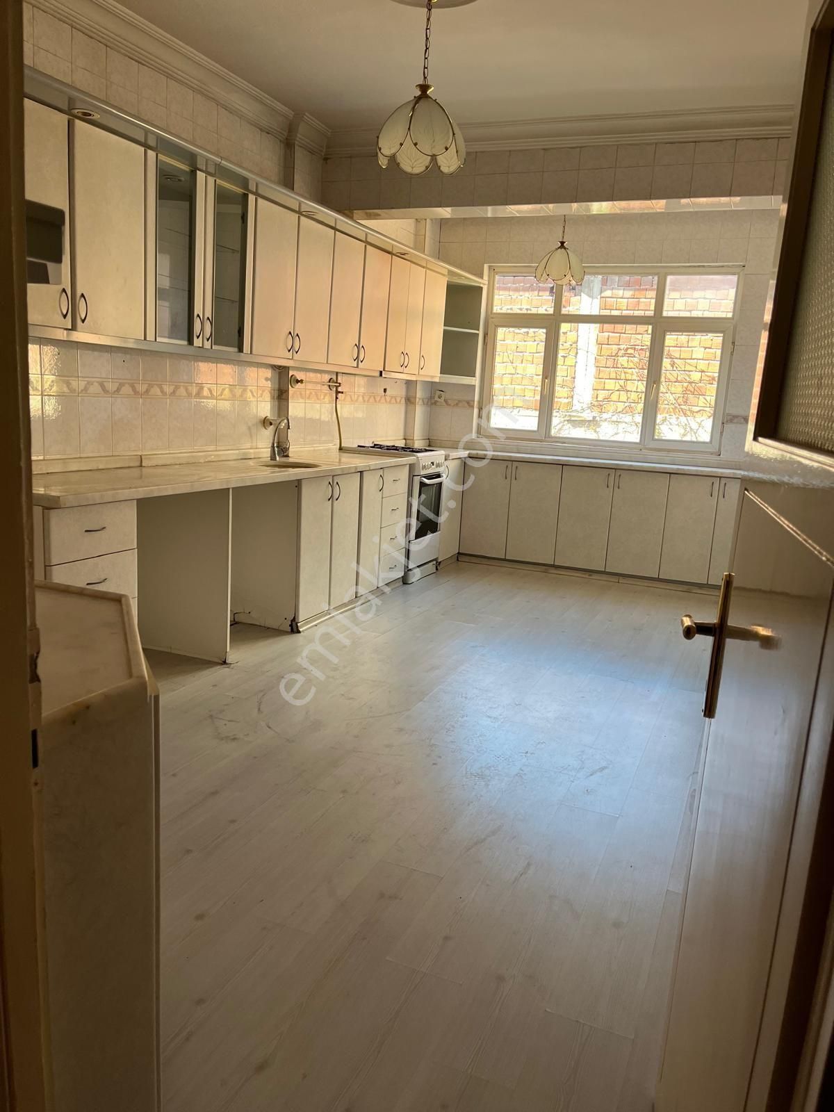 İzzetpaşada Kiralık 4/1